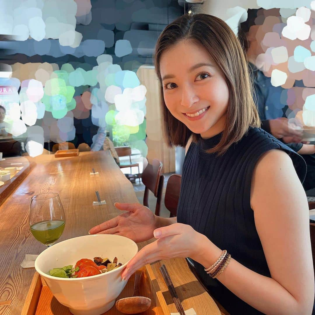 住田紗里さんのインスタグラム写真 - (住田紗里Instagram)「萌さんとお蕎麦を食べに行きました🥢 1年目の頃からずっとお世話になっている萌さん。 たくさんお喋りしました✨ お蕎麦も夏らしい野菜がトッピングされていて美味しかったです  #田中萌 アナウンサー @moetanaka_ex  #萌さん#蕎麦#noodles#ランチ#lunch」8月17日 18時24分 - sarisumita_ex