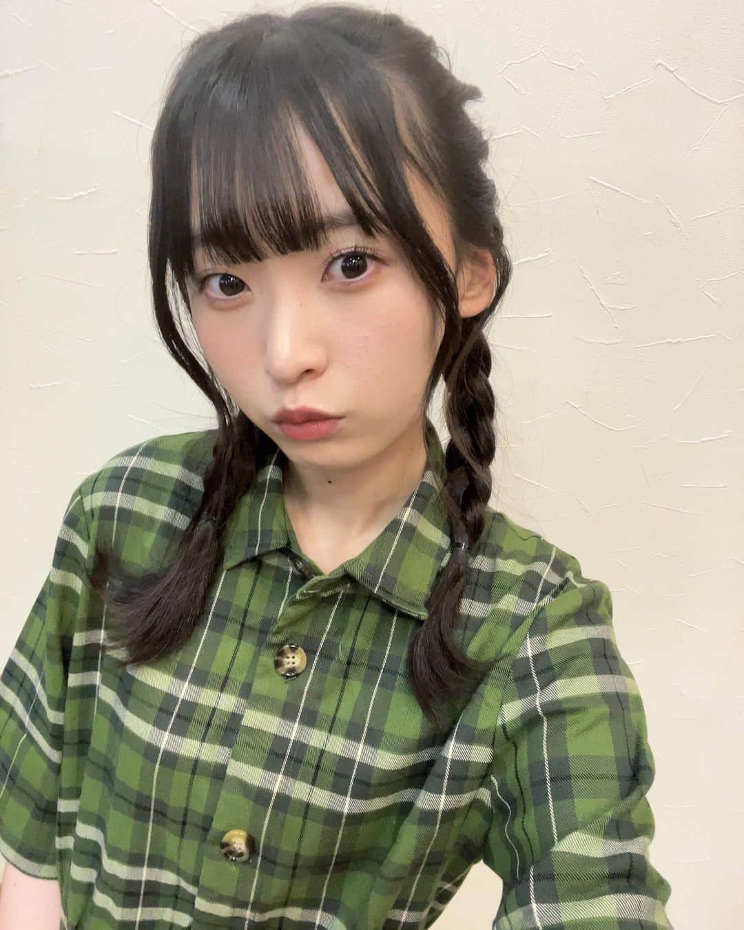 のインスタグラム：「😗😏😄😁」