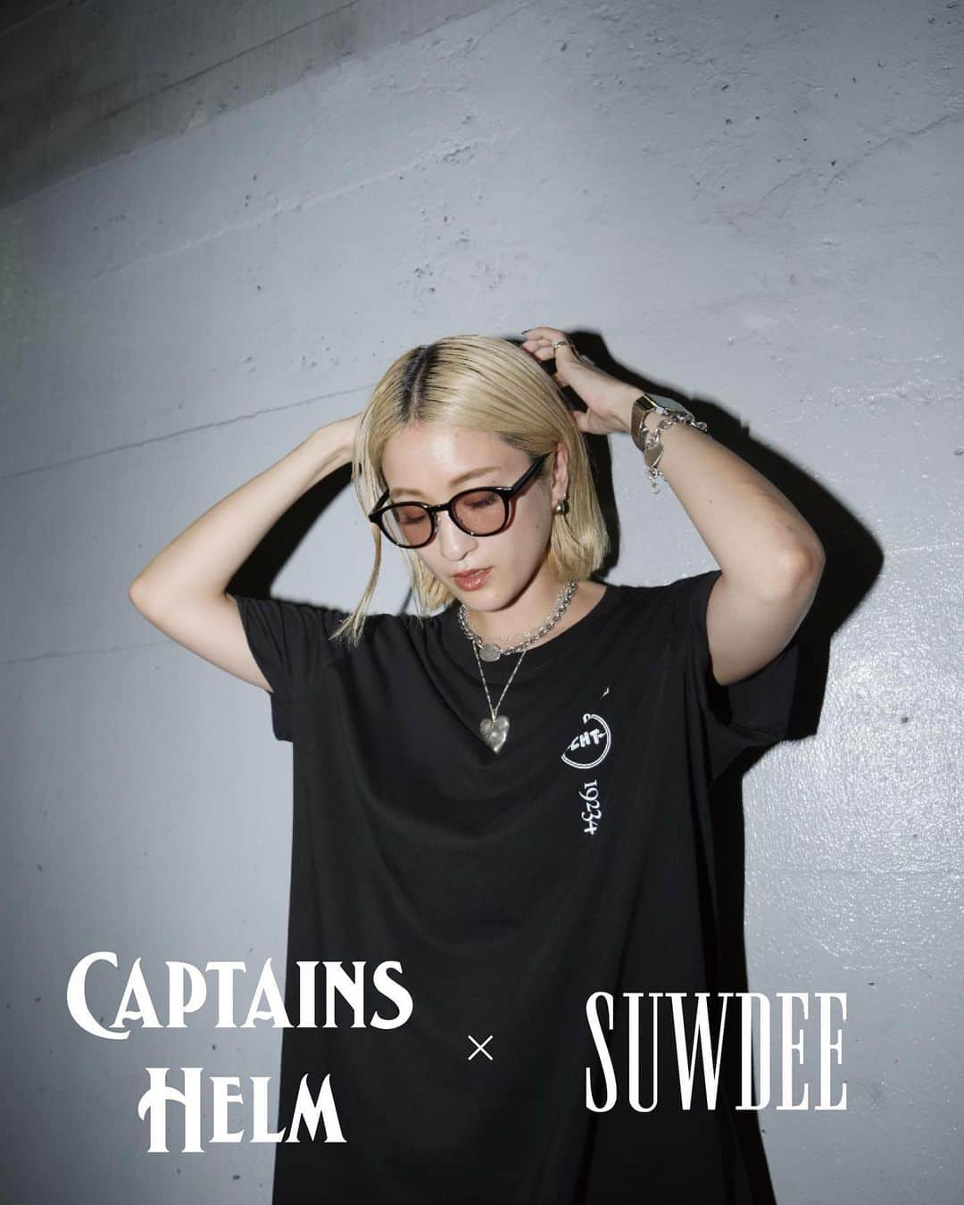 KARENさんのインスタグラム写真 - (KARENInstagram)「今日の20:00〜発売！ Captains Helm×SUWDEE collaboration Tee  今回の旅行にSサイズを持って🧳 とにかく肌触りがとぅるんとぅるんで真夏にもぴったり◎S/M/Lと3サイズあるからメンズの方にもとってもおすすめです〜  以前から仲良くさせていただいているブランドさんで、今回こんな形で一緒に商品を作ることができて幸幸幸でございます、みなさまありがとうございます❤️‍🔥  Captains Helmさんの店頭で実際に手に取っていただけるのでぜひに☺️お店もとっても素敵なので⸜❤︎⸝  @captainshelm_tokyo  @suwdee_official  #captainshelm#captainshelmtokyo #suwdee#suwdeesnap  30オーバーの急な水着大変に申し訳ない☹️ 1日中着てたのに他の写真なかった…」8月17日 18時56分 - karen_nrsm