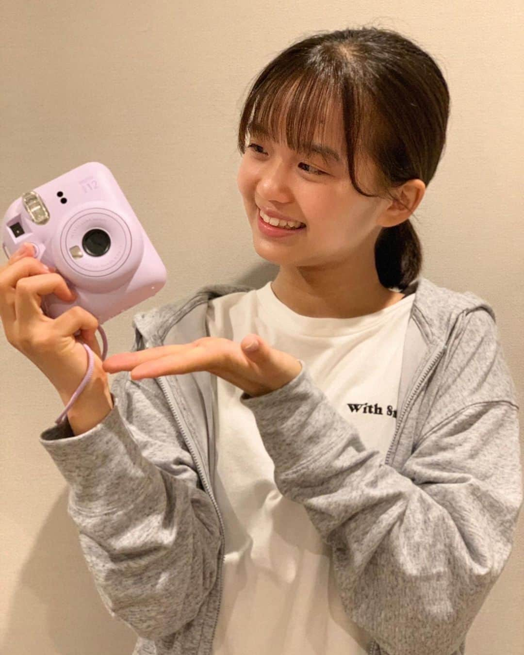 大島美優さんのインスタグラム写真 - (大島美優Instagram)「・ お知らせです！  二大少女まんが誌「ちゃお」と「りぼん」がコラボした「ガールズコミックフェス」が8月19日と20日にパシフィコ横浜にて開催されます！  INSTAXチェキブースでは、 チェキ撮影体験コーナーや、 スマホの中の好きな画像をチェキプリントできるコーナー、 ブースに自分のチェキをもっていくと“チェキ”オリジナルグッズがもらえるキャンペーンを開催しています！ そして、私達ちゃおガールが撮影したチェキも展示されます！  皆さんぜひ遊びに来てください！ お会いするのを楽しみにしてます！  #ガールズコミックフェス #ちゃお #りぼん #INSTAXチェキ」8月17日 19時14分 - miyu_oshima.official