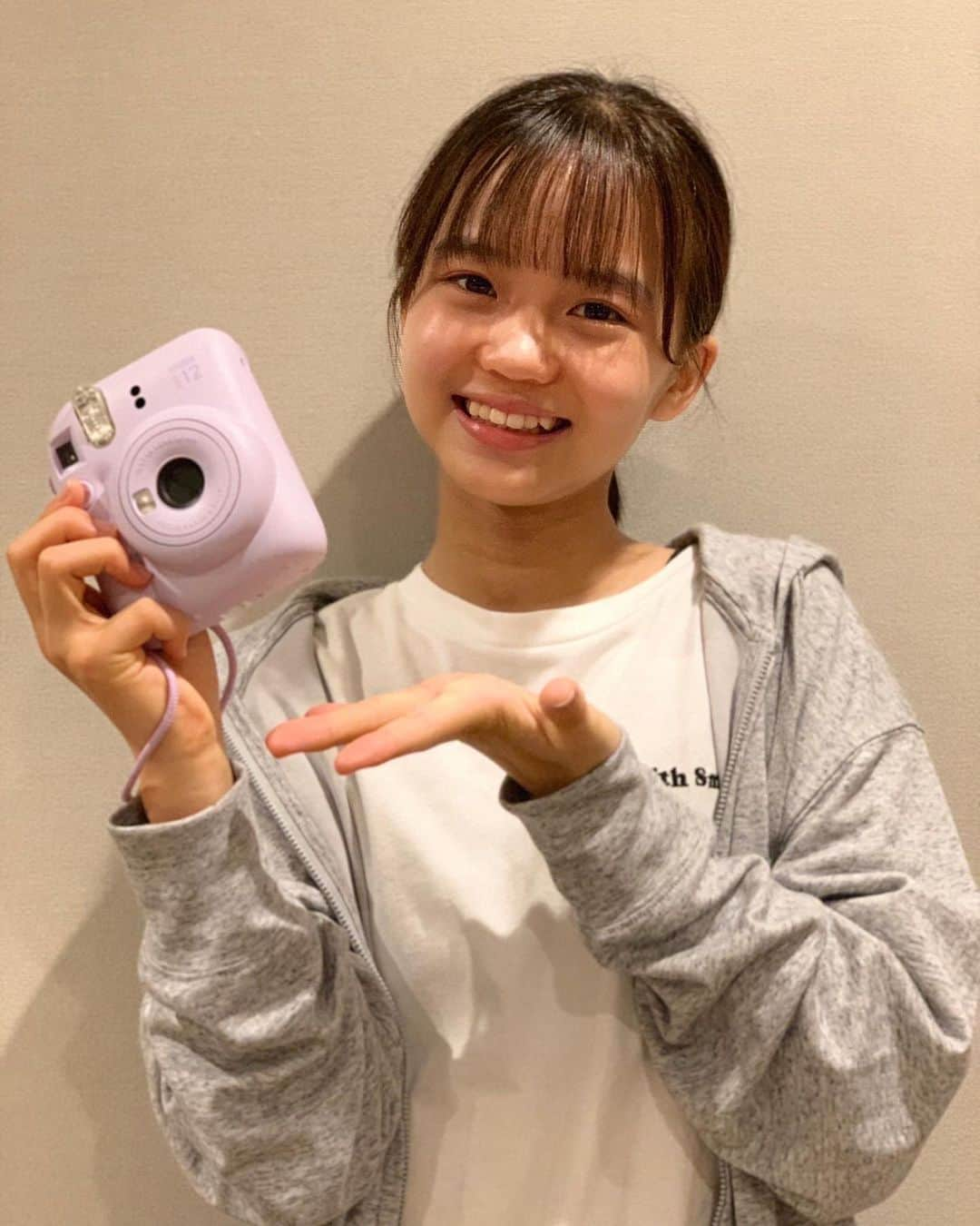 大島美優さんのインスタグラム写真 - (大島美優Instagram)「・ お知らせです！  二大少女まんが誌「ちゃお」と「りぼん」がコラボした「ガールズコミックフェス」が8月19日と20日にパシフィコ横浜にて開催されます！  INSTAXチェキブースでは、 チェキ撮影体験コーナーや、 スマホの中の好きな画像をチェキプリントできるコーナー、 ブースに自分のチェキをもっていくと“チェキ”オリジナルグッズがもらえるキャンペーンを開催しています！ そして、私達ちゃおガールが撮影したチェキも展示されます！  皆さんぜひ遊びに来てください！ お会いするのを楽しみにしてます！  #ガールズコミックフェス #ちゃお #りぼん #INSTAXチェキ」8月17日 19時14分 - miyu_oshima.official