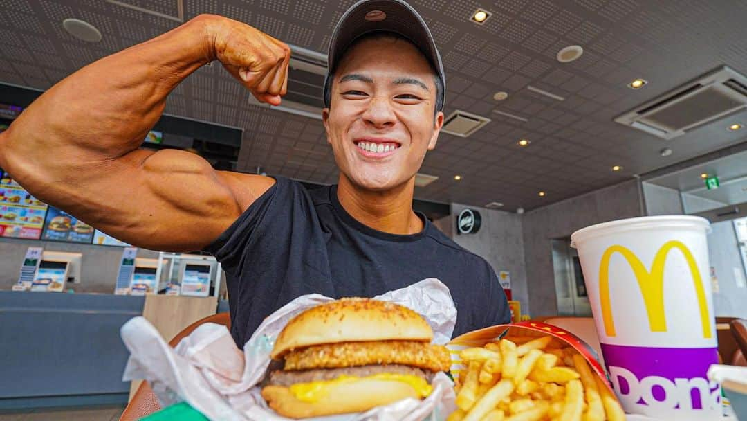 なーすけのインスタグラム：「SFFまで残り3日！ 終わったら絶対ハンバーガー食べる！！ みんなのおすすめのハンバーガー教えて！！ 本当に教えて！！！！ 全部食べる！ それは嘘だけど全部食べる！！！！ 🤤🤤🤤🤤🤤🤤🤤🤤🤤」