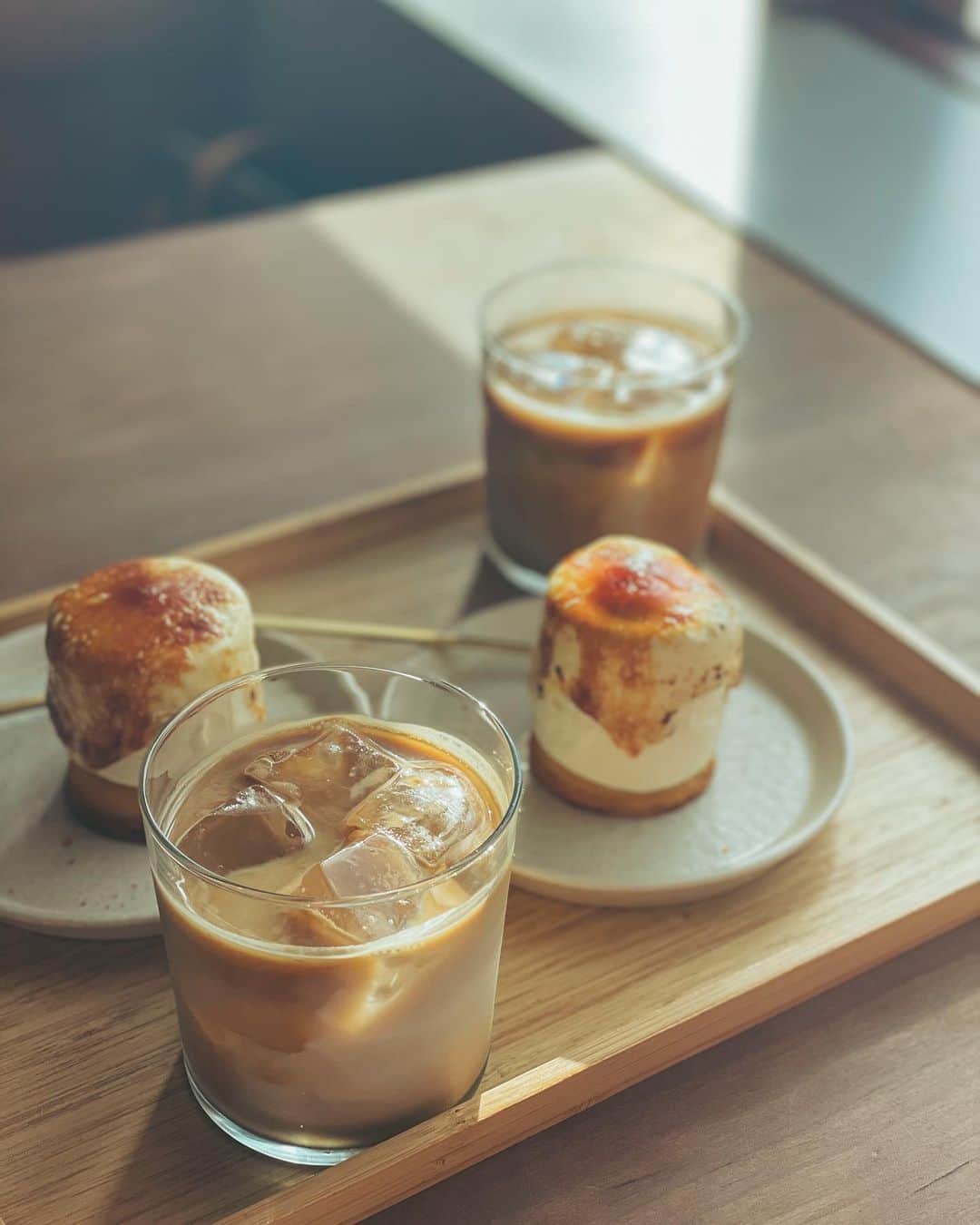 中島愛蘭さんのインスタグラム写真 - (中島愛蘭Instagram)「@kitasando_coffee ☕️  ちょうど太陽が当たって輝いてた🌞 チーズケーキも美味しかったなぁ🧀🍰」8月17日 21時00分 - aira_nakajima
