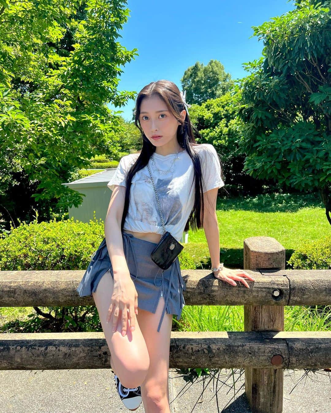 小山リーナのインスタグラム：「🐈‍⬛🐈」