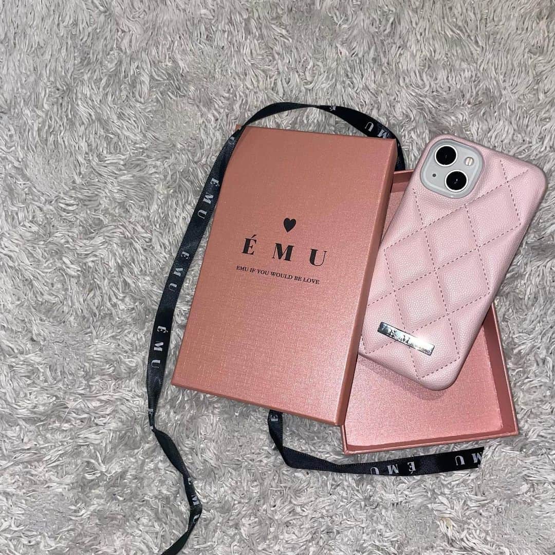 さやのインスタグラム：「@emu_official_store  さんから かわいすぎるケース🎀🫧🤍 ピンクだいすき🥱🩷 . .  #pr #iphoneケース」