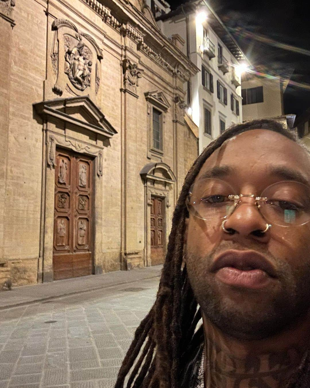 タイ･ダラー･サインさんのインスタグラム写真 - (タイ･ダラー･サインInstagram)「1.🥷 in Italy 🇮🇹  2. @leonthomas album #electricdusk drops tonight 🔥🔥🔥🎥🎥  3. #freejeff」8月17日 19時42分 - tydollasign