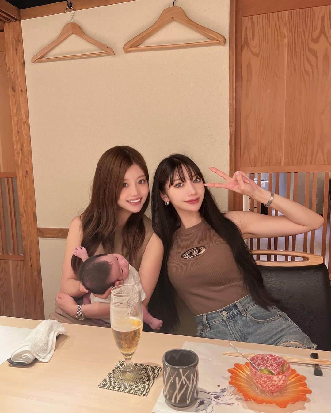 ?????のインスタグラム：「. 大好きりよたんと🍣✌️  村上家にいつも泊まらせてもらって美味しいもの食べさせてもらってるwもう扶養入っていい？👶  . . #銀座一 #寿司と日本料理銀座一 #グルメ会」