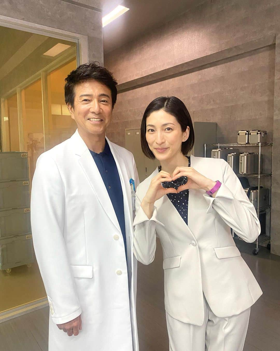 奥田恵梨華さんのインスタグラム写真 - (奥田恵梨華Instagram)「科捜研の女ご覧いただけましたか？ 宇佐見さんとのツーショットにニヤニヤする泰乃もご覧ください🫶  #科捜研の女 #テレビ朝日 #風間トオル #奥田恵梨華 #宇佐見裕也 #吉崎泰乃」8月17日 20時01分 - erikaokuda_official