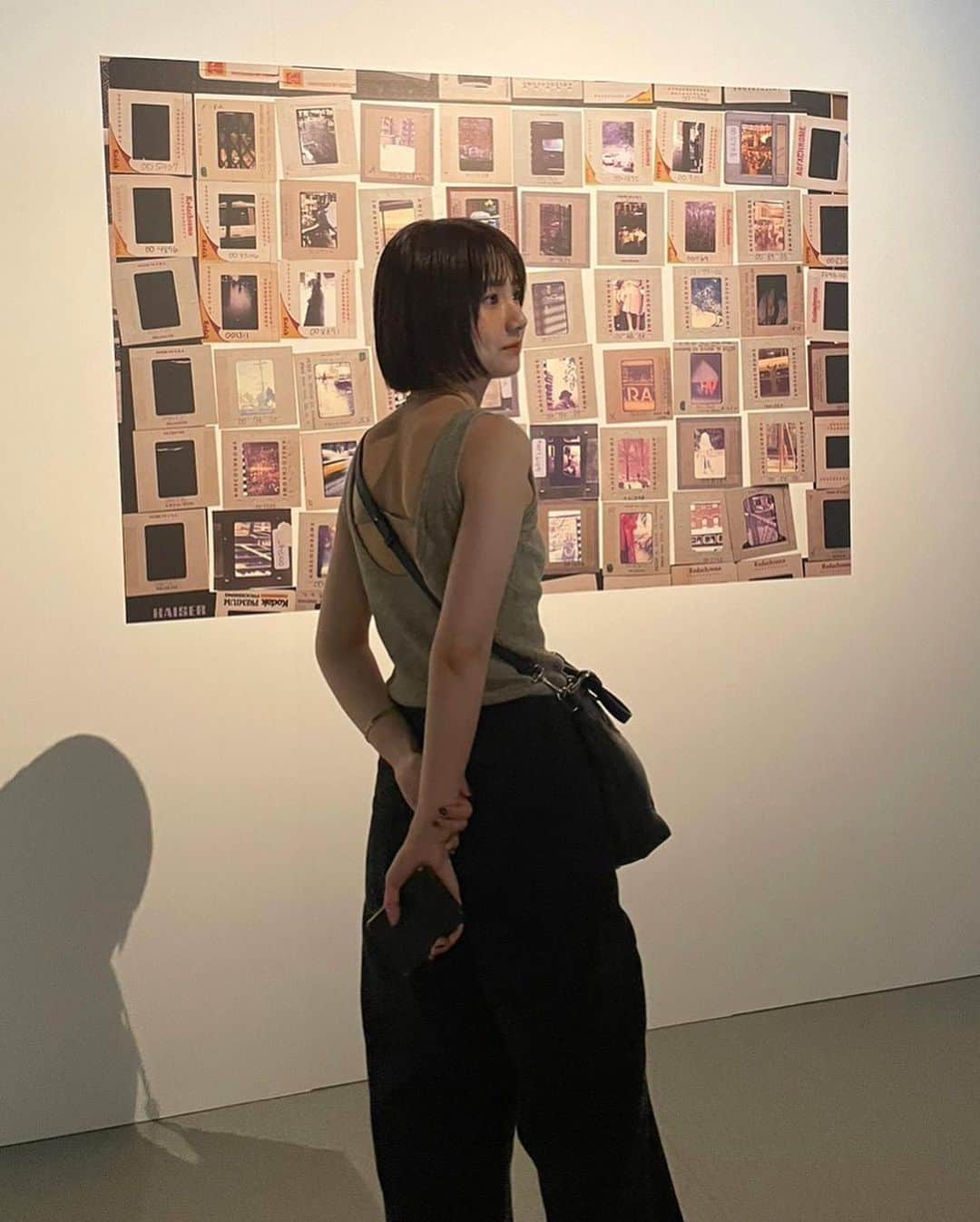 櫻井紗季さんのインスタグラム写真 - (櫻井紗季Instagram)「素敵な写真展📸 写真家『#ソールライターの原点 ニューヨークの色 』 上手いこと言えないけどすごく好きだった〜 どこかで見たことありそうな誰かの日常。 それがいい、なんかいい✨ 初めて目にするくらい無題が多かったのだけど タイトル何だろう〜って見るのも楽しい。 アート巡り投稿つづきます🎨☺️  ポストカードも買っちゃった！」8月17日 20時04分 - saki_sakurai_official