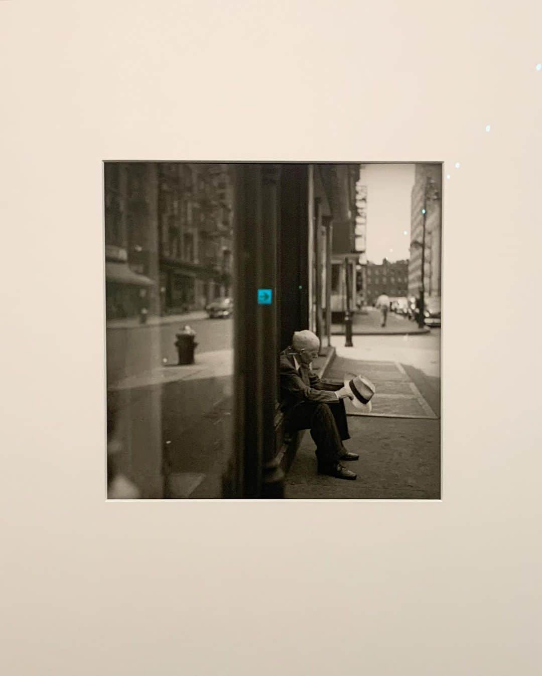 櫻井紗季さんのインスタグラム写真 - (櫻井紗季Instagram)「素敵な写真展📸 写真家『#ソールライターの原点 ニューヨークの色 』 上手いこと言えないけどすごく好きだった〜 どこかで見たことありそうな誰かの日常。 それがいい、なんかいい✨ 初めて目にするくらい無題が多かったのだけど タイトル何だろう〜って見るのも楽しい。 アート巡り投稿つづきます🎨☺️  ポストカードも買っちゃった！」8月17日 20時04分 - saki_sakurai_official
