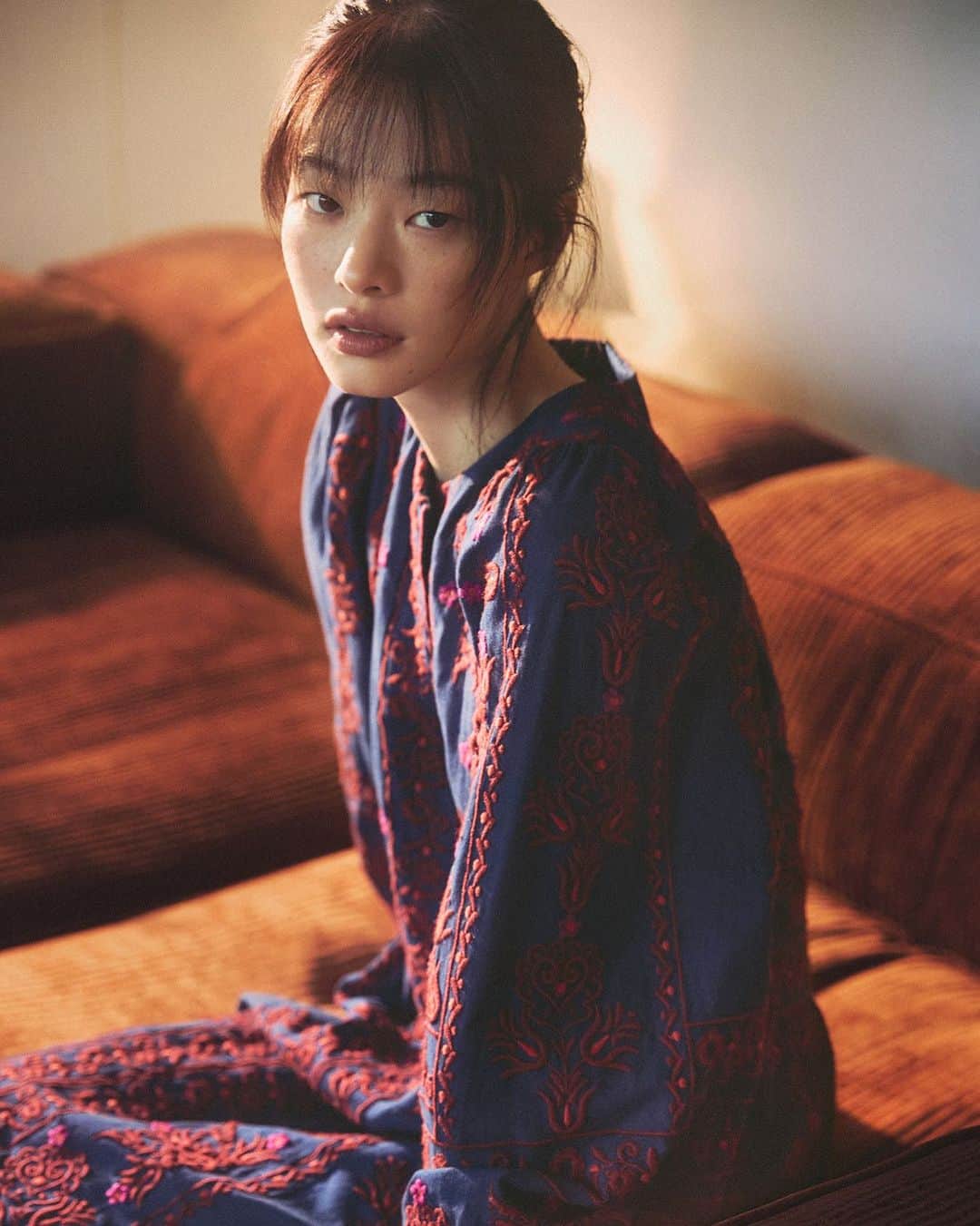 シー ニューヨークのインスタグラム：「A closer look ♥️ The Petunia caftan  #seanewyork」