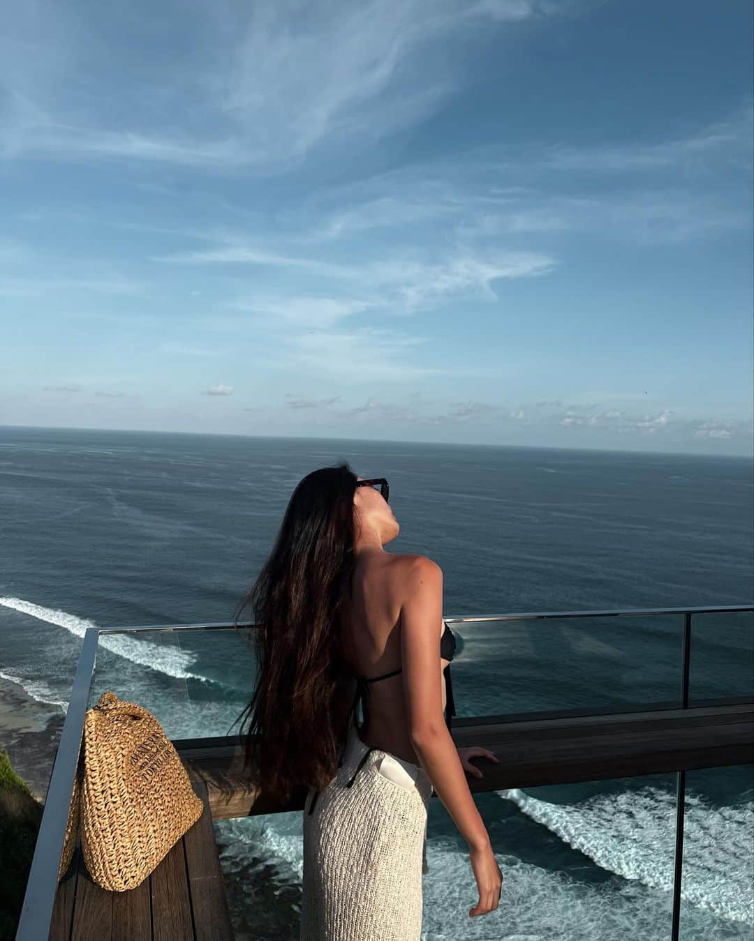 佐藤マクニッシュ怜子のインスタグラム：「sometimes in the waves of change, we find the true direction」