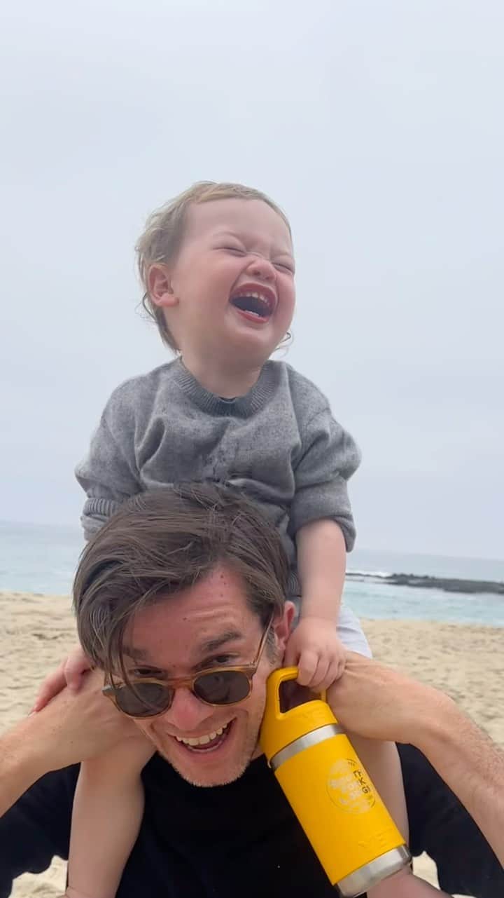 オリヴィア・マンのインスタグラム：「His squeal at the end.」