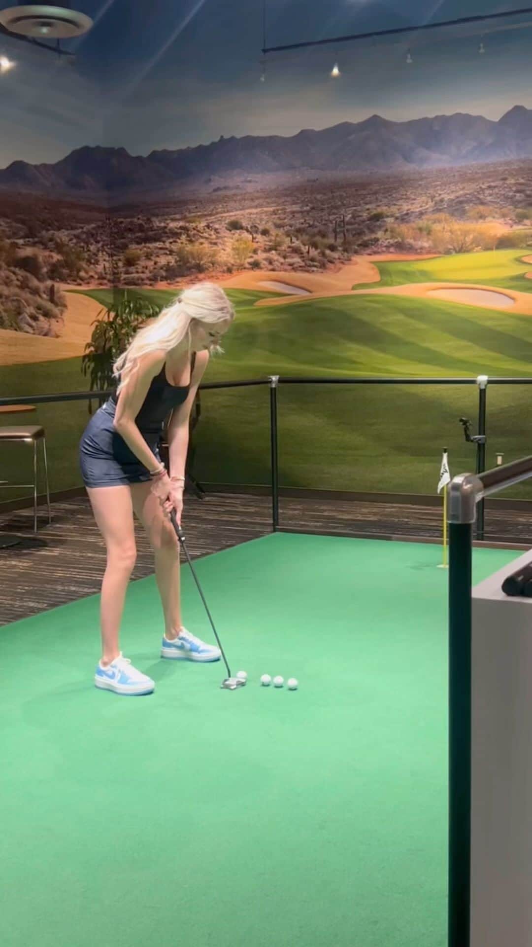 Elise Lobbのインスタグラム：「Before you watch this video.. do you think I make them all?! 🤪 Watch till the end to see how I knew this one was going to be my new @pxg putter !! 🤣🫶🏼⛳️  #golf #pxg #pxgtroops」