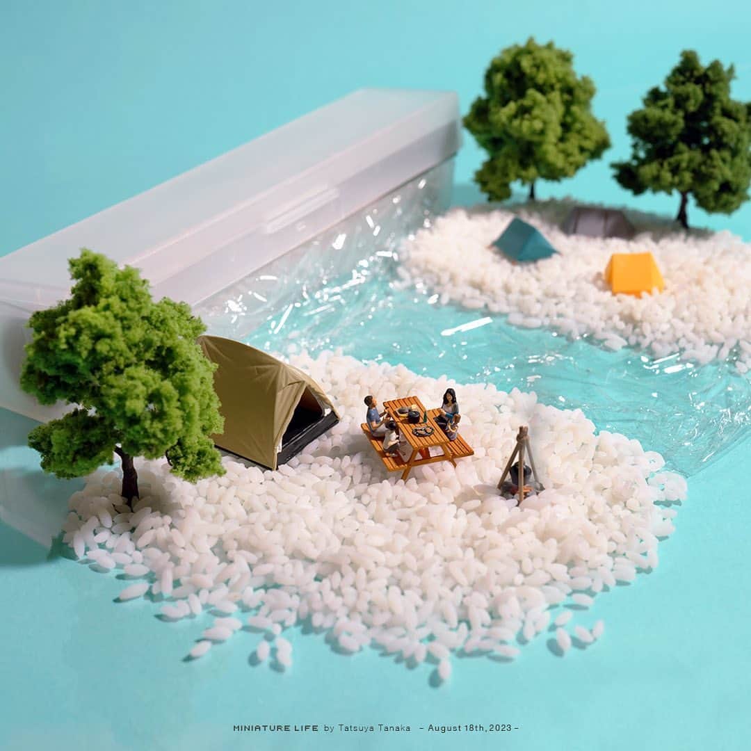 田中達也のインスタグラム：「⠀ “Rice River” ⠀ ⠀ いつも“かわら”ない美味しさ ⠀ ⠀ 今日は #米の日 です。 ─────────────────── 《EXHIBITION info》 ⠀ 【MINIATURE LIFE展 in 福岡・大野城】 MINIATURE LIFE EXHIBITION in Fukuoka until : Sep. 3, 2023 ⠀ 【MINIATURE LIFE展2 in 沖縄】 MINIATURE LIFE EXHIBITION 2 in Okinawa until : Sep. 3, 2023 ⠀ 【ミニチュアの視点で見る日本－田中 達也 展】 Japan from miniatures - Tatsuya Tanaka at Japan House São Paulo until : Oct. 8, 2023 ⠀ 【ミニチュアライフ 神戸エアポート】 MINIATURE LIFE × KOBE AIRPORT ⠀」