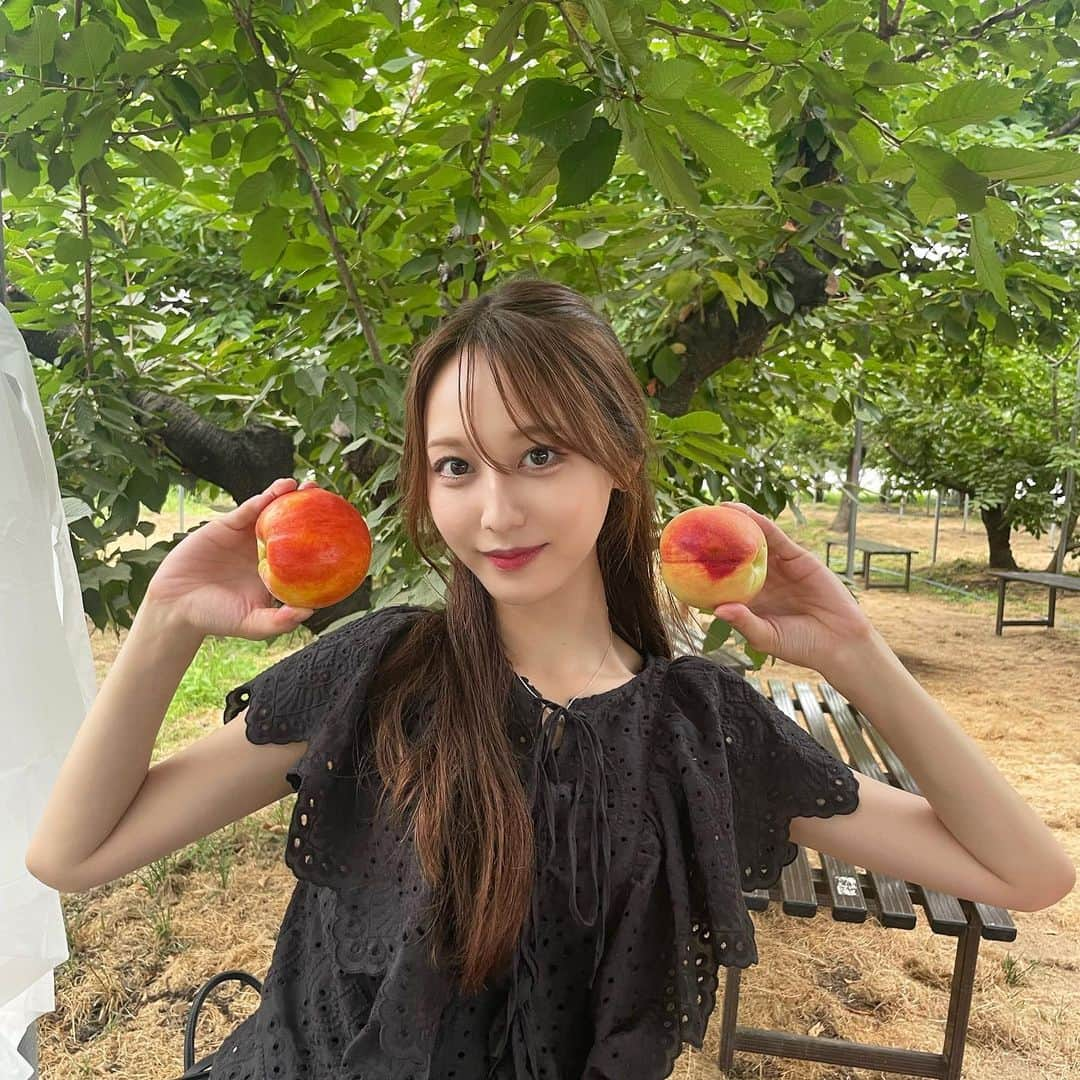 池田星来のインスタグラム：「. 念願のモモ狩り行けて満足🍑」