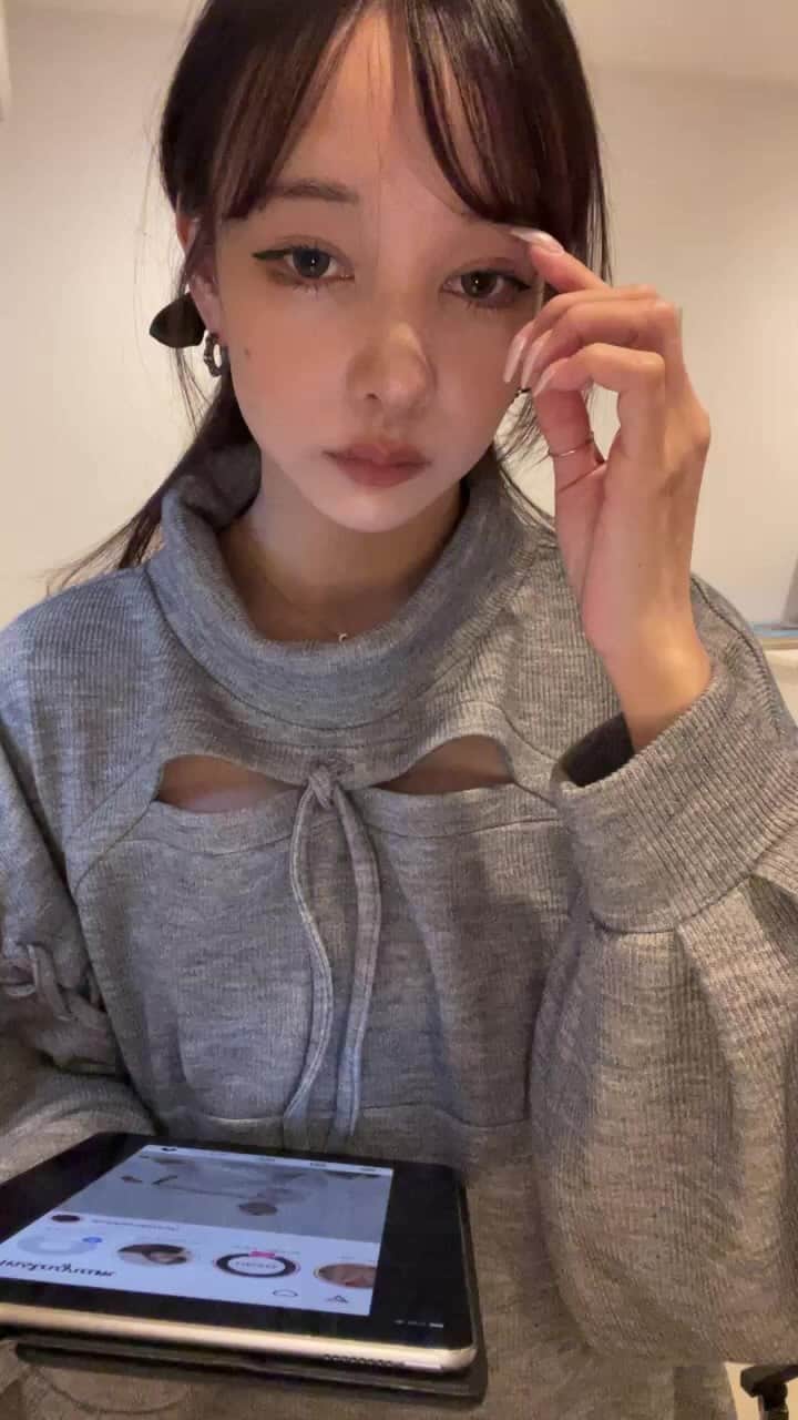 西もなかのインスタグラム：「⠀ 【🤍Autumn Collection Vol.2🤍】⠀ 商品紹介・コーディネート提案のインスタライブです♡⠀ ⠀ 8/15 ~ 8/19 23:59までの⠀ 5日間限定で販売を行なっている⠀ ⠀ ☑︎Heavy Sweat Hood Jacket⠀ ☑︎Laceup Tunic One-Piece⠀ ☑︎Both Side Slit Cargo Pocket Tiered Skirt⠀ ⠀ 3型の、⠀ 商品のご紹介とコーディネートのご提案インスタライブです♡」