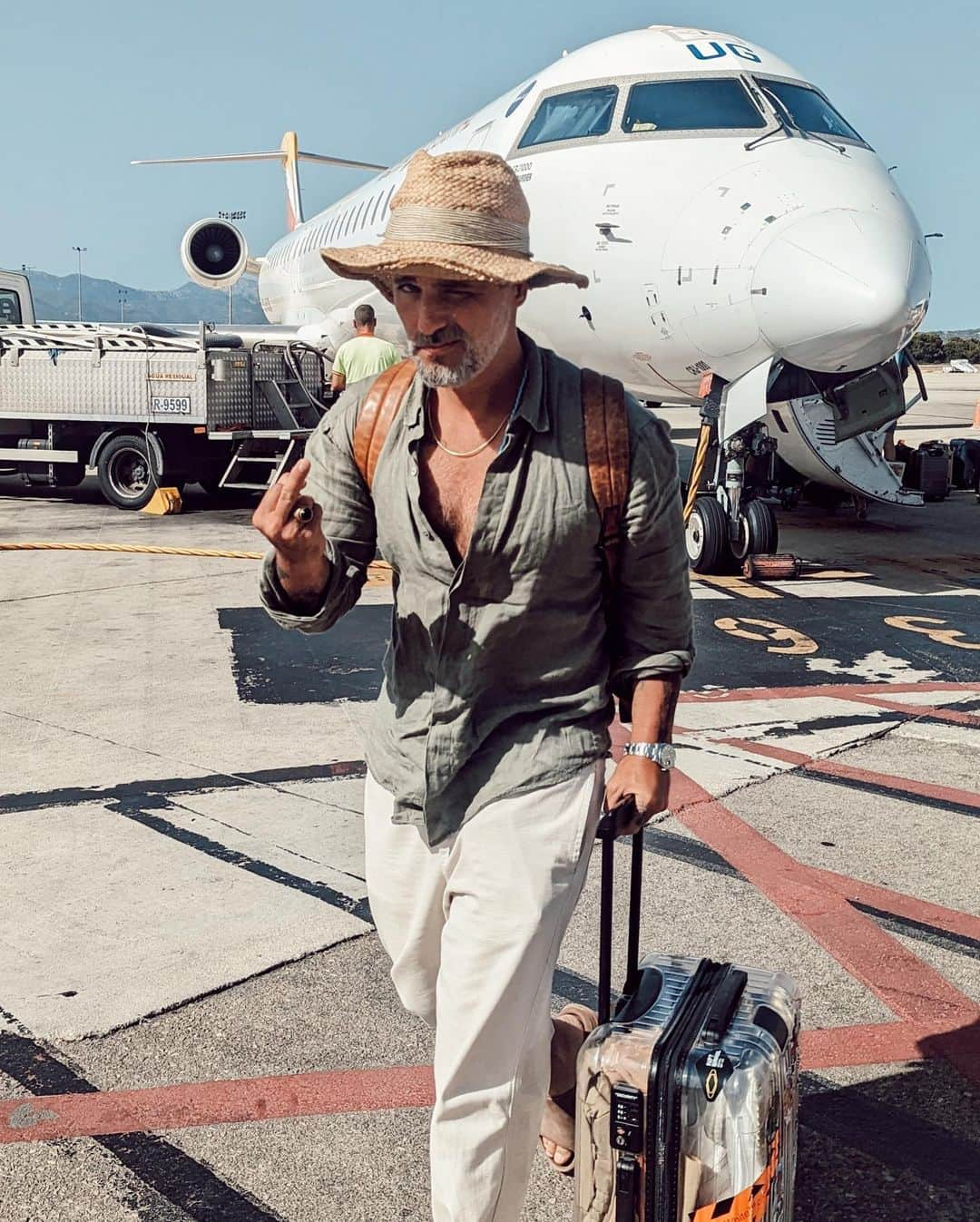 Bruno Gagliassoのインスタグラム：「También hace calor en #Ibiza. 🥵 🔥 @guigurui 🇪🇸 #40g」