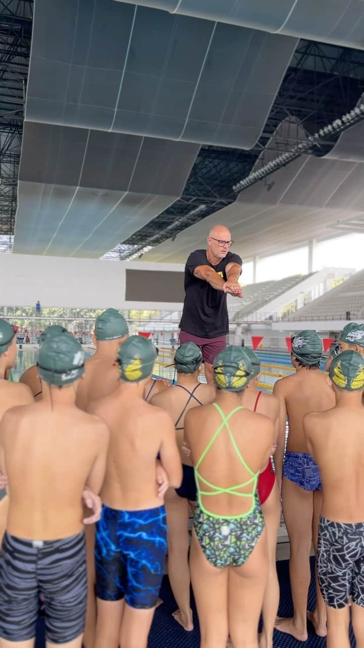 マイケル・クリムのインスタグラム：「Another amazing clinic with @hawkebr at GBK in Jakarta with  the future of Indonesian swimming! Our @michaelklim1 clinics are coming to pool near you. Stay tuned!」