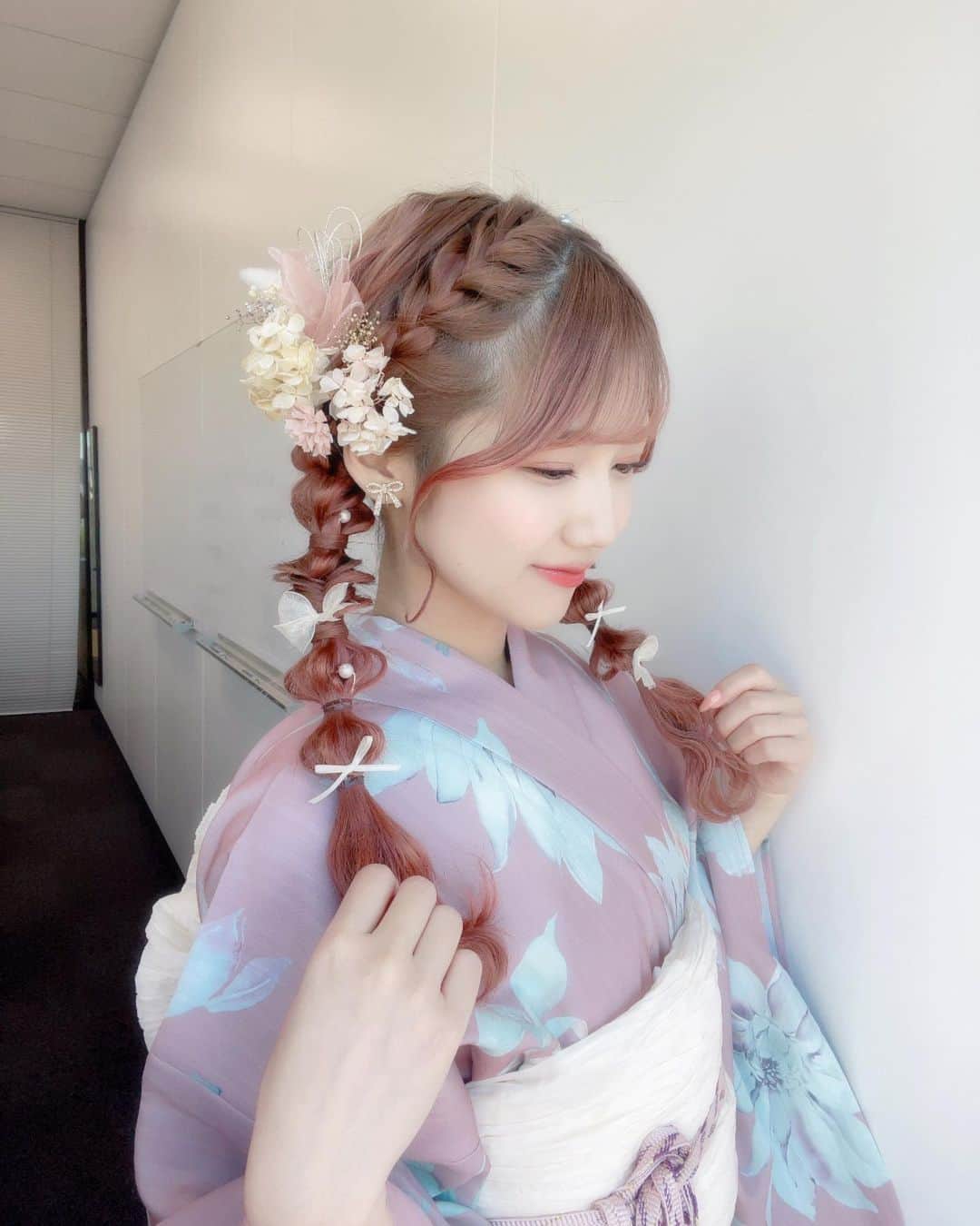 門林有羽のインスタグラム：「🎀 . . #浴衣ヘアアレンジ  今回はピンクの髪色だから 浴衣もピンクにしてリボン沢山つけて がーりーにしました^. .^ ੭💗 . . 甘めもすき？ . . いくつになってもピンクと リボンは心がときめく~~~‪‪☺︎‬」