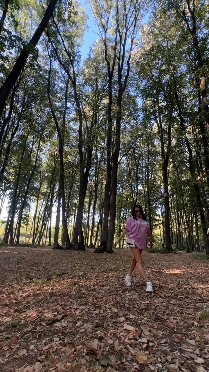ラリサ・ヨルダケのインスタグラム：「Energie pura de la natura🤍」