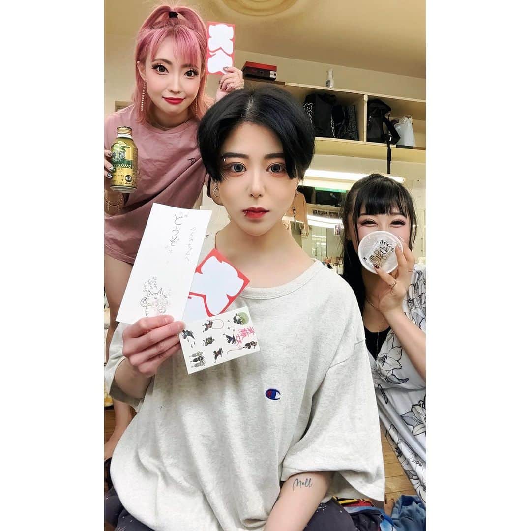 のインスタグラム：「2023.0817.𝚃𝚑𝚞.🍉  今日もありがはーと🙆🏻‍♀️🪽 P.S.実はステージ写真どんなん売られているかしらなんだ、、、(´_ゝ｀)ノシ」