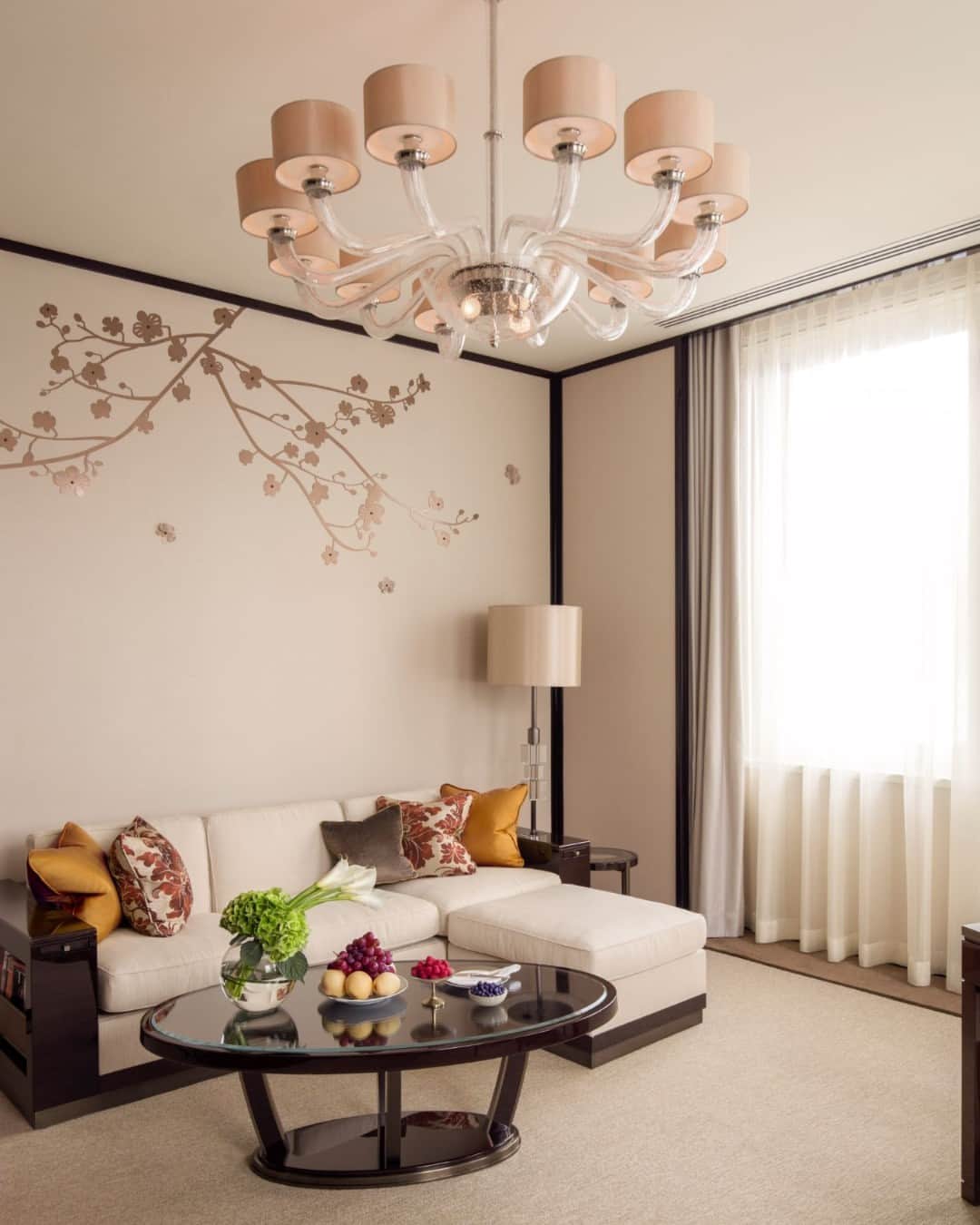 のインスタグラム：「It’s *all* in the details—your room at The @peninsulahongkong is a personal oasis waiting to welcome you.」
