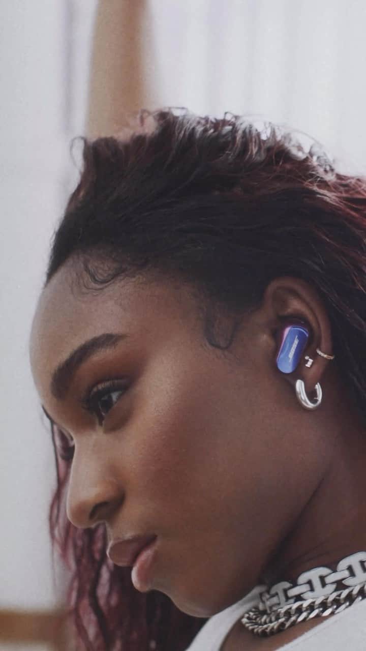BOSEのインスタグラム：「✨It’s HERE.✨  Limited edition #BosexNormani QC Earbuds II are now available. Run, dance, but do not walk – collabs like this don’t stick around for too long. US only.」