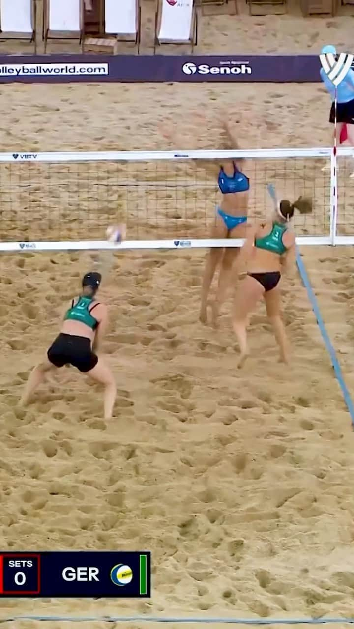 マルタ・メネゲッティのインスタグラム：「MONSTER BLOCK 🚧 FROM GOTTARDI 🇮🇹.  ☀️ #BeachProTourHamburg #BeachProTour #BeachVolleyball」