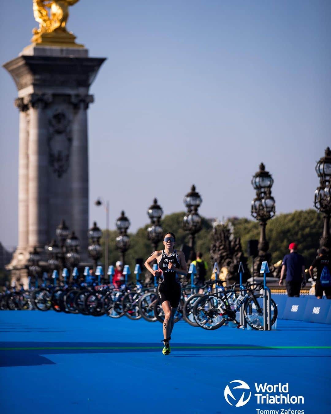 高橋侑子のインスタグラム：「DNF 😔 Never wanted to pull out, but couldn’t do anything anymore on the run. Swim and bike were ok, but suddenly my body shut down.. Thank you so much for the support everyone. I’ll be back, Paris 👊 📷 @worldtriathlon @tzaferes   今日行われたパリオリンピックテストイベント、ランの途中でのリタイアとなりました。バイクで先頭集団に追いつき、良い流れだったところ、終盤から急に体が動かなくなり、決して止まりたくはありませんでしたが、ランではどうにもなりませんでした。フィニッシュも出来ずに情けない結果に終わりましたが、この経験を無駄にせず、必ずまた戻ってきます。 引き続き応援よろしくお願いします。 #トライアスロン」