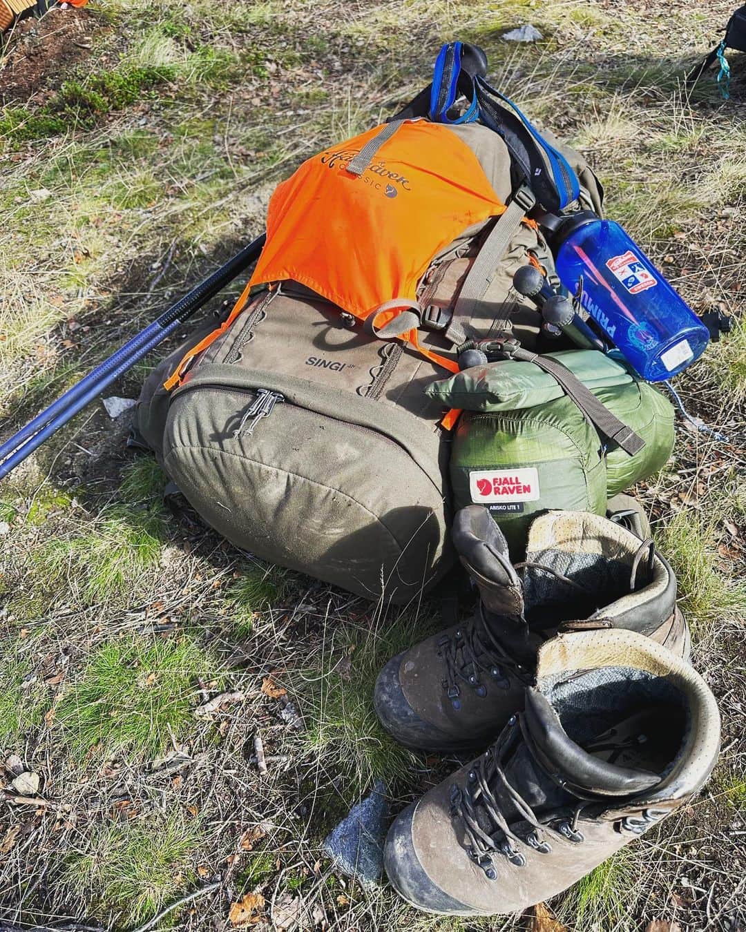 のインスタグラム：「この装備で6日間毎日10時間歩きました。  #fjallravenclassic」