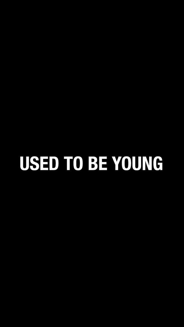 マイリー・サイラスのインスタグラム：「August 25TH. USED TO BE YOUNG.  In celebration of my new single release Endless Summer Vacation (backyard sessions) continues. Aug 24th @ 10pm EDT on ABC. This time with a retrospective interview sharing stories about the first 30 years of my life in honor of U2BY. This song is dedicated to my loyal fans. I love YOU for loving every version of ME. Always, Miley」