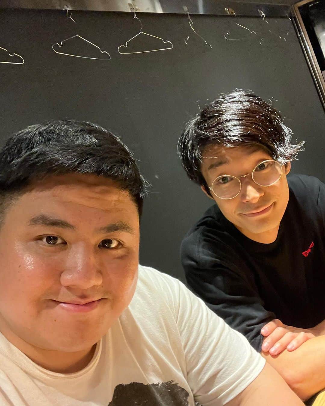 池田真一のインスタグラム：「ラニー山田がデブ活してるみたいやからいっぱい食べさしたらめちゃくちゃしんどそうな顔してた！ なのでお風呂で癒しといた！ ほんで車で怪談1話聞いて帰った！ マイメンです！」