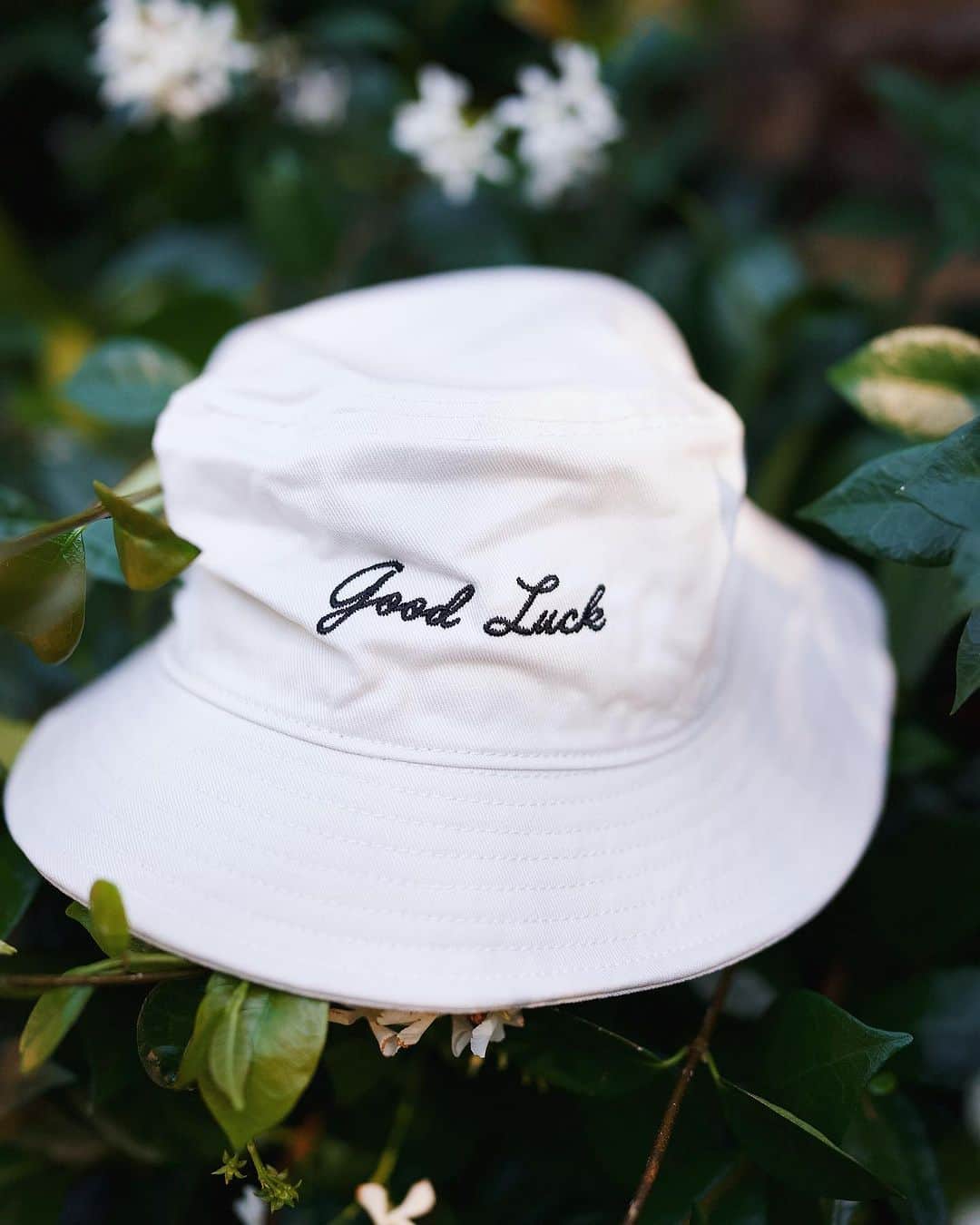 Stumptown Coffee Roastersのインスタグラム：「Sometimes you just need a little luck, and sometimes the best thing to do is wear that luck right on your head. ❤️🤞🧲  This limited edition Good Luck bucket cap spreads good vibes all around — to yourself and those around you.」