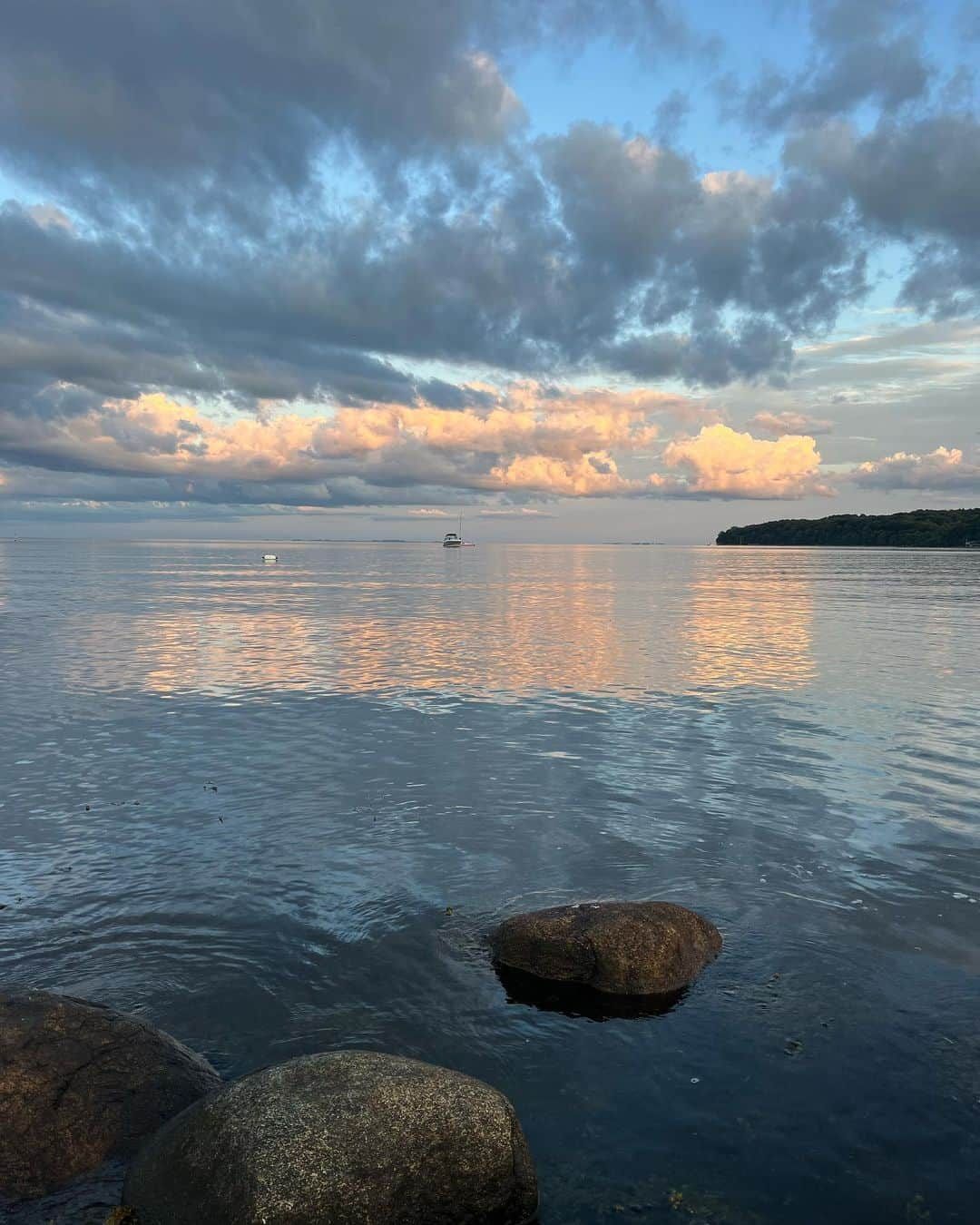 マチルドU・クラマーさんのインスタグラム写真 - (マチルドU・クラマーInstagram)「Malmø 🇸🇪 to Copenhagen 🇩🇰 to Brussels 🇧🇪 to finish of an intense season where nothing really went as hoped! ❤️‍🩹  But I kept showing up even when it was tough. I had fun and met a lot of nice people traveling around Europe. Despite of all the ups and downs I learnt ALOT this season and got some usefull take aways too. 🙌🏻  I’m finishing of the season earlier than planned because I’m HEALTHY (💃🏻) and we have decided that we would rather use that extra time to rest and refocus for next year now that @the_danish_relayteam didn’t qualify for @wcbudapest2023 😌  Thanks for your support through the season, Coach @pumanordic @north.starmgmt @aarhus1900al @atletikdk @teamdanmark @massageworksaarhus   I’ll be back 💥  #RoadToParis #ThisGirlMeansBusiness」8月18日 2時11分 - mathildeukramer