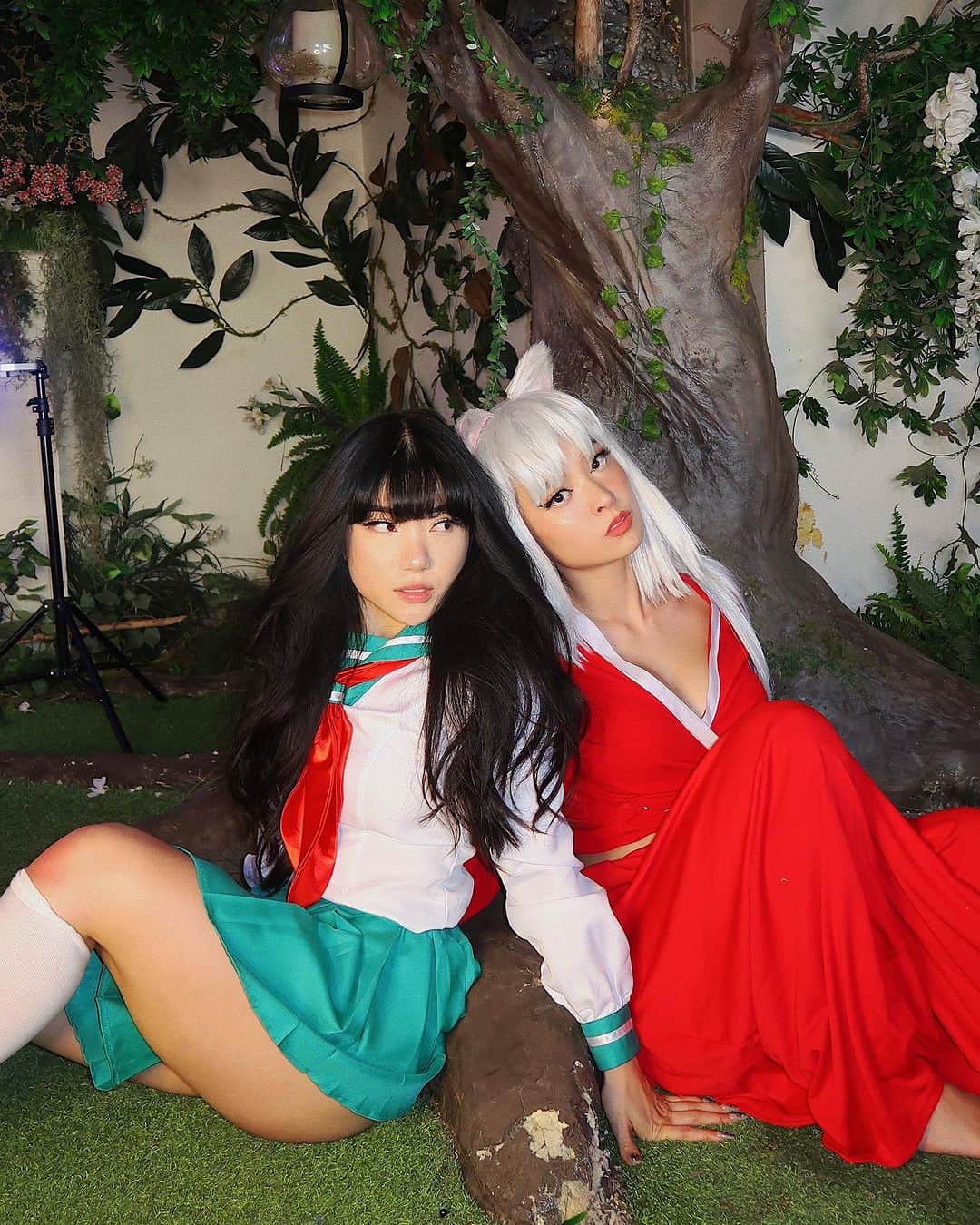 Marycakeのインスタグラム：「bark for me @dagamii 🥹 #inuyasha x #kagome  #inuyashacosplay #cosplay #cosplaygirl #cosplaying」