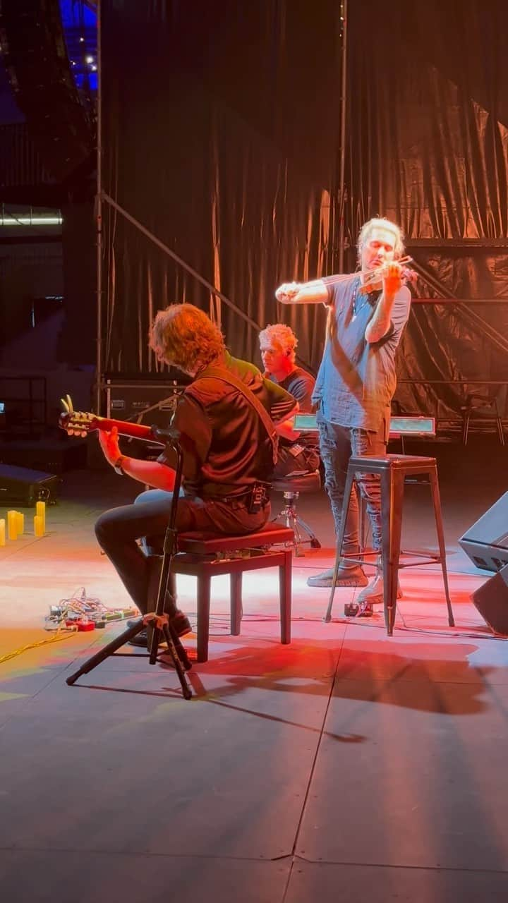 デイヴィッド・ギャレットのインスタグラム：「How about some Danse Macabre from our concert in Marbella? 🎻  #davidgarrett #iconic #marbella #bucharest #liveonstage #spain #worldtour #camillesaintsaens」