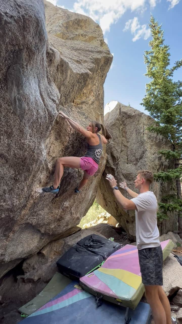 アレックス・パッチシオのインスタグラム：「“Aggressive Behavior” V12/ 8A+ ✅ . Saw a video that @drewruana put up the other day of doing the sit start to this climb and thought  💭 “maybe I can do the stand.”   I have always passed by this climb and never really thought it was for me, BUT it actually climbed better than it looks and with Drew’s beta it suited me REALLY well.  Took about 30 min to make the heel stay and make myself go enough for the first move. One I stuck the first move it was over. 😄 . Could be V11 with this high heel hook for the first move.? Felt either low end 12 or harder 11.?  . @roap.c  @scarpana @organicclimbing @frictionlabs @evn_cbd  @kayaclimbing  @robinoleary」