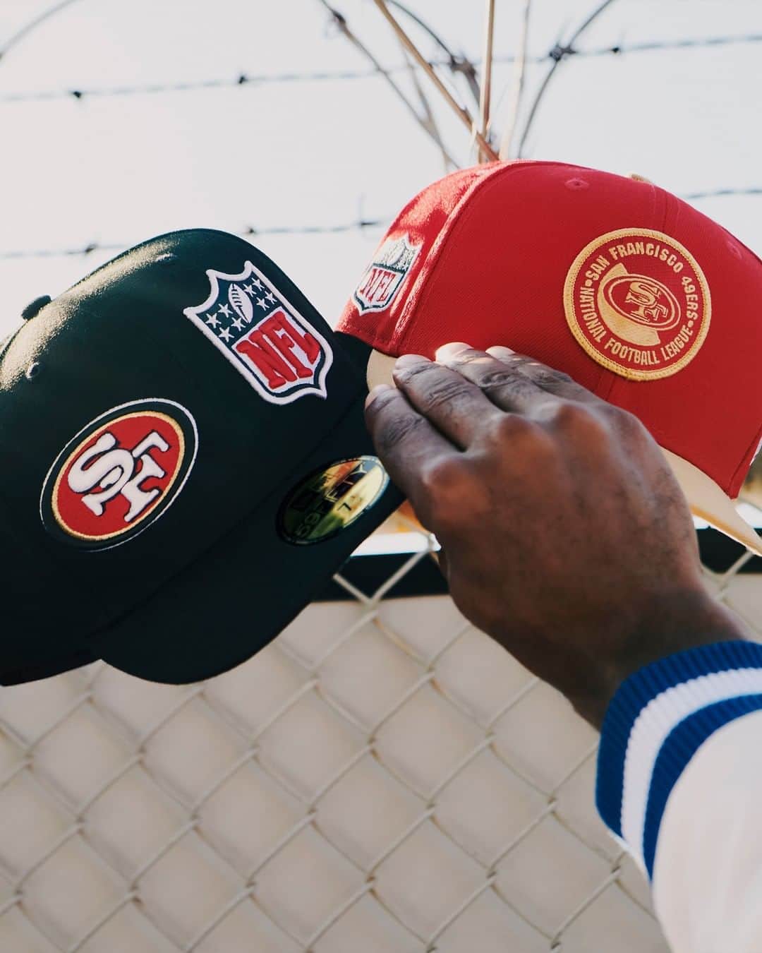 ニューエラ・キャップのインスタグラム：「Be the best dressed fan in New Era Cap exclusive NFL Sideline 59FIFTYs and NFL 3rd Down apparel. Shop the collections now at the link in our bio.」