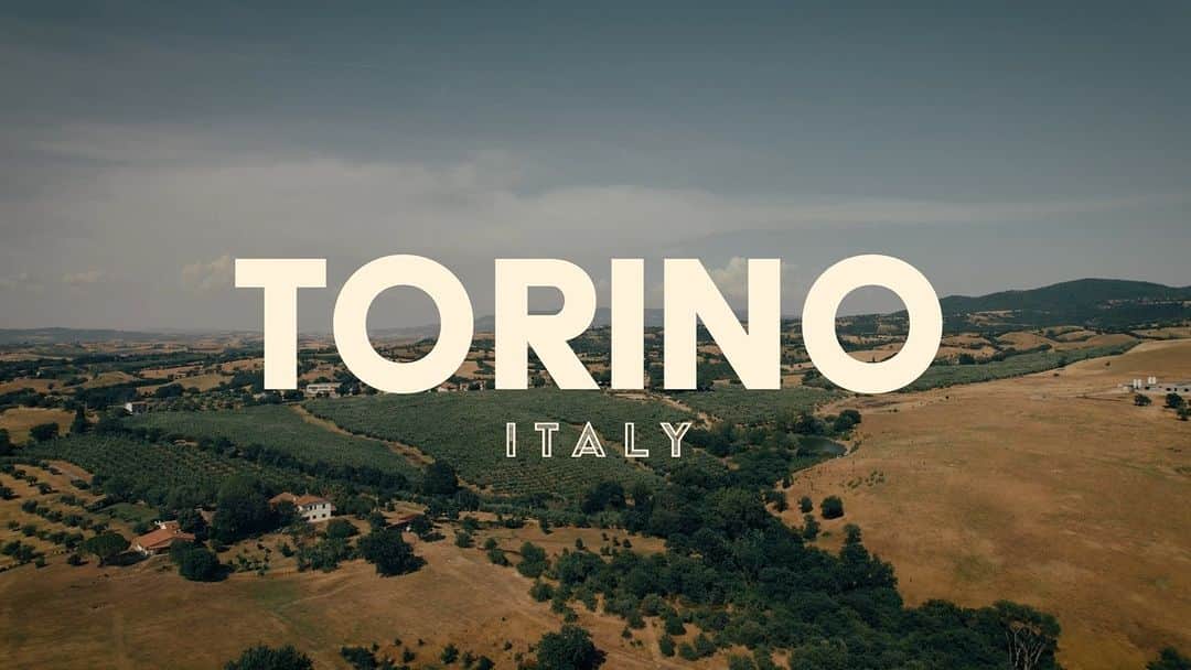 スティングのインスタグラム：「More footage from the My Songs Tour this summer, this time in Turin. The full video is available for members on Sting.com. 🎵」
