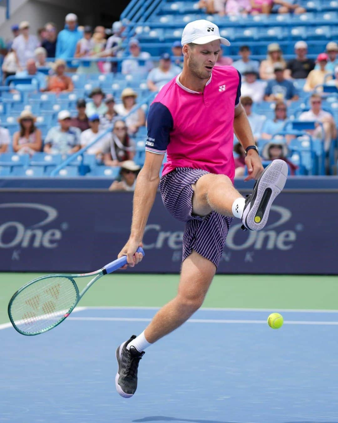 フベルト・フルカチュのインスタグラム：「Quarterfinals!! Feeling good here in Cincinnati, let’s go 💪  📸: Aaron Doster/Getty Images 🎥: @tennistv | @atptour」