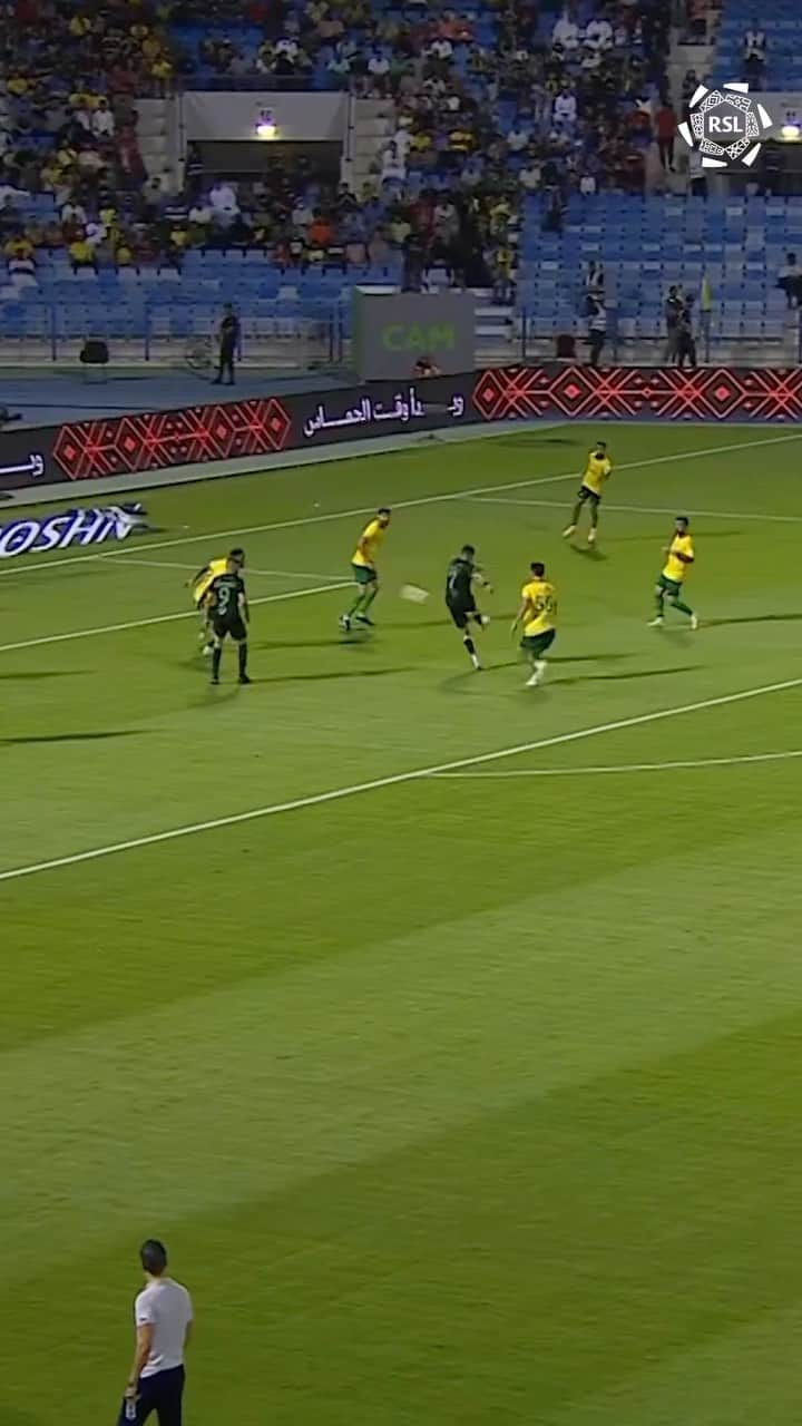 リヤド・マフレズのインスタグラム：「Riyad Mahrez’s first goal in the #RoshnSaudiLeague was one to remember 🎯  #yallaRSL」