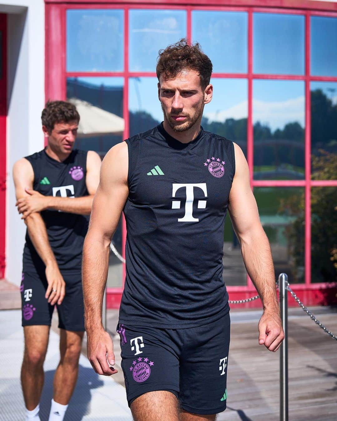 レオン・ゴレツカさんのインスタグラム写真 - (レオン・ゴレツカInstagram)「LEtsGO !! 23/24 🔴⚪️ @fcbayern」8月18日 16時31分 - leon_goretzka