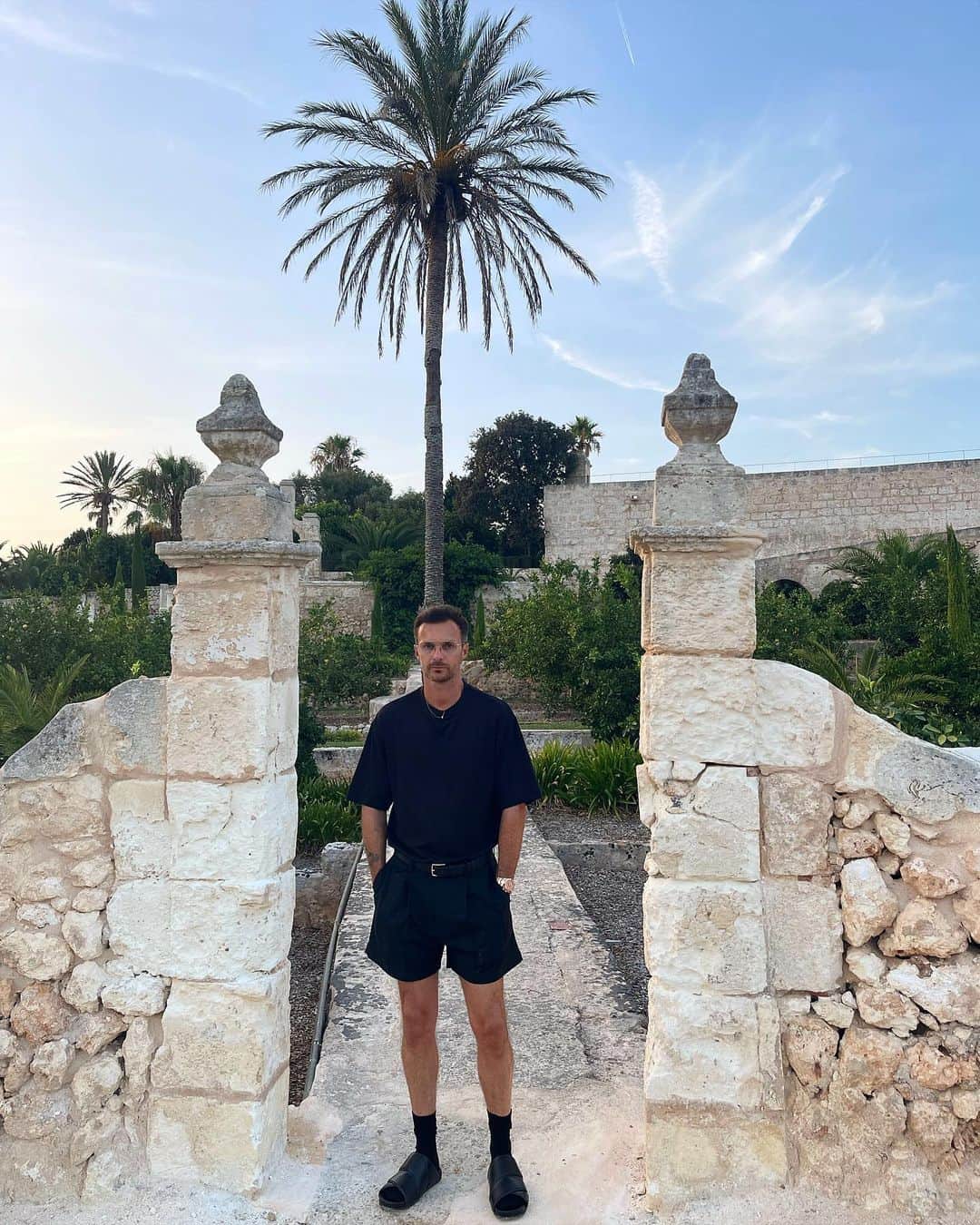 クリスヴァンアッシュのインスタグラム：「MENORCA, LAST DAYS, DREAM HOUSE. #menorca  #krisvanassche #kris_van_assche」