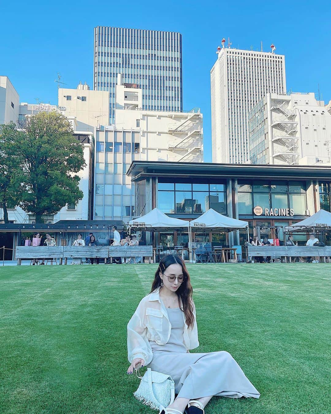 野田華子さんのインスタグラム写真 - (野田華子Instagram)「初めて来た。日陰になってたからちょっと寄ってみた🤏 涼しくなったらここのテラス行きたいな☕️  #カフェ #公園 #これが #チル #ってやつか」8月18日 15時12分 - noda.hanako