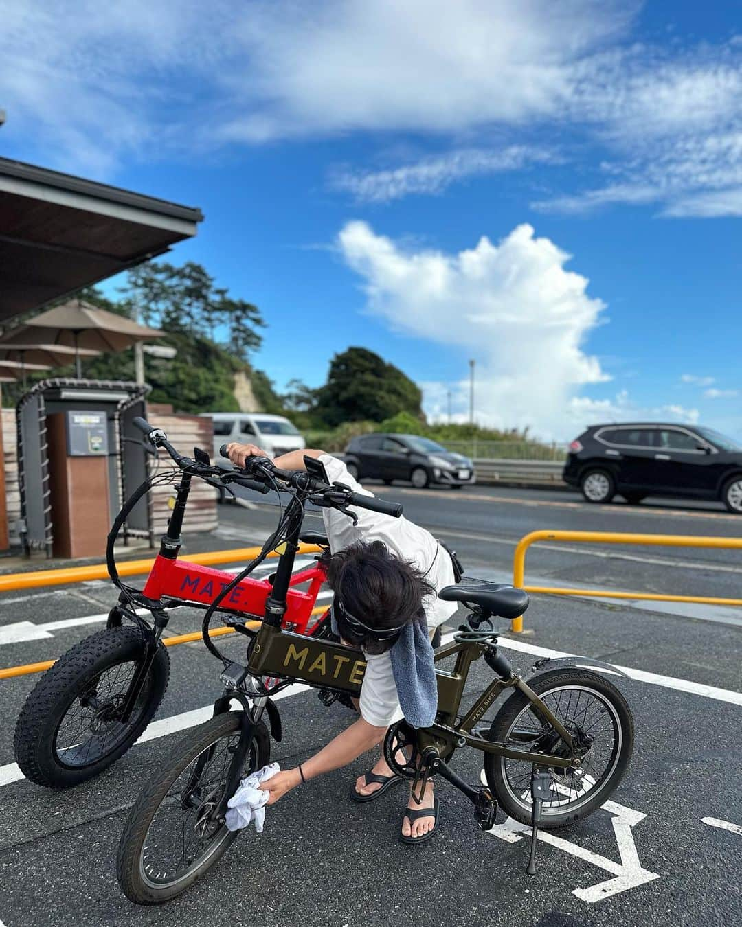 小池美由さんのインスタグラム写真 - (小池美由Instagram)「夏みたいな雲🌻  早起きして湘南でランニング 銭湯で汗を流して 鎌倉付近をサイクリング🚴‍♀️🚴‍♀️🚴‍♀️  ガチの引きこもりの小池には 到底及ぼない発想で感動です💡 　 夏した！満足😇」8月18日 15時18分 - kkkkkoike