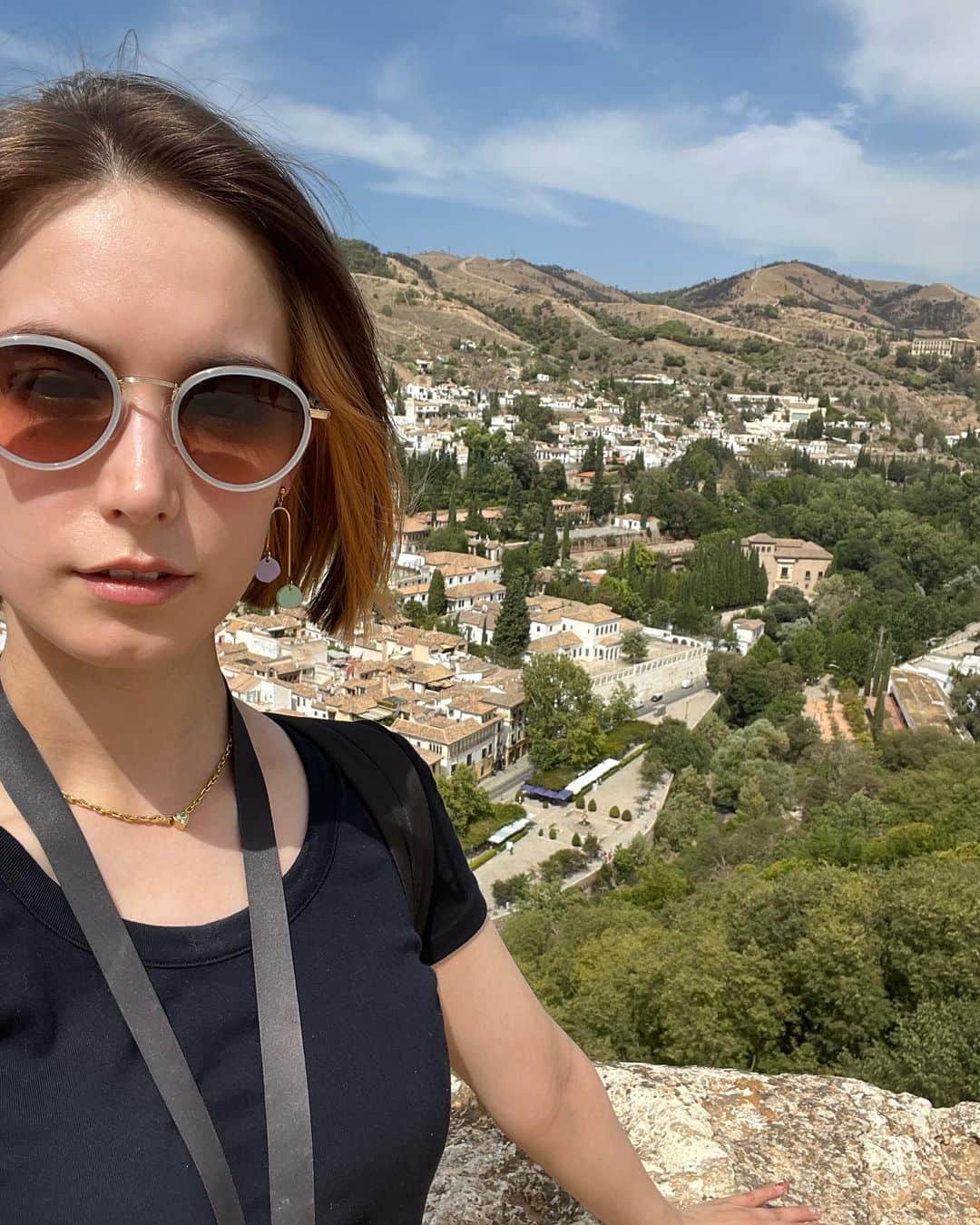 トラウデン直美さんのインスタグラム写真 - (トラウデン直美Instagram)「Day8 ~Granada~  アルハンブラ宮殿。美しい。 イスラム文化とキリスト教文化が時をかけて溶け合っている場所。言葉もない美しさです。  グラナダ市街もイスラム文化を感じるところがたくさんあって、街の香りまでちょっと違う気がしました。」8月18日 15時39分 - naomi_trauden_