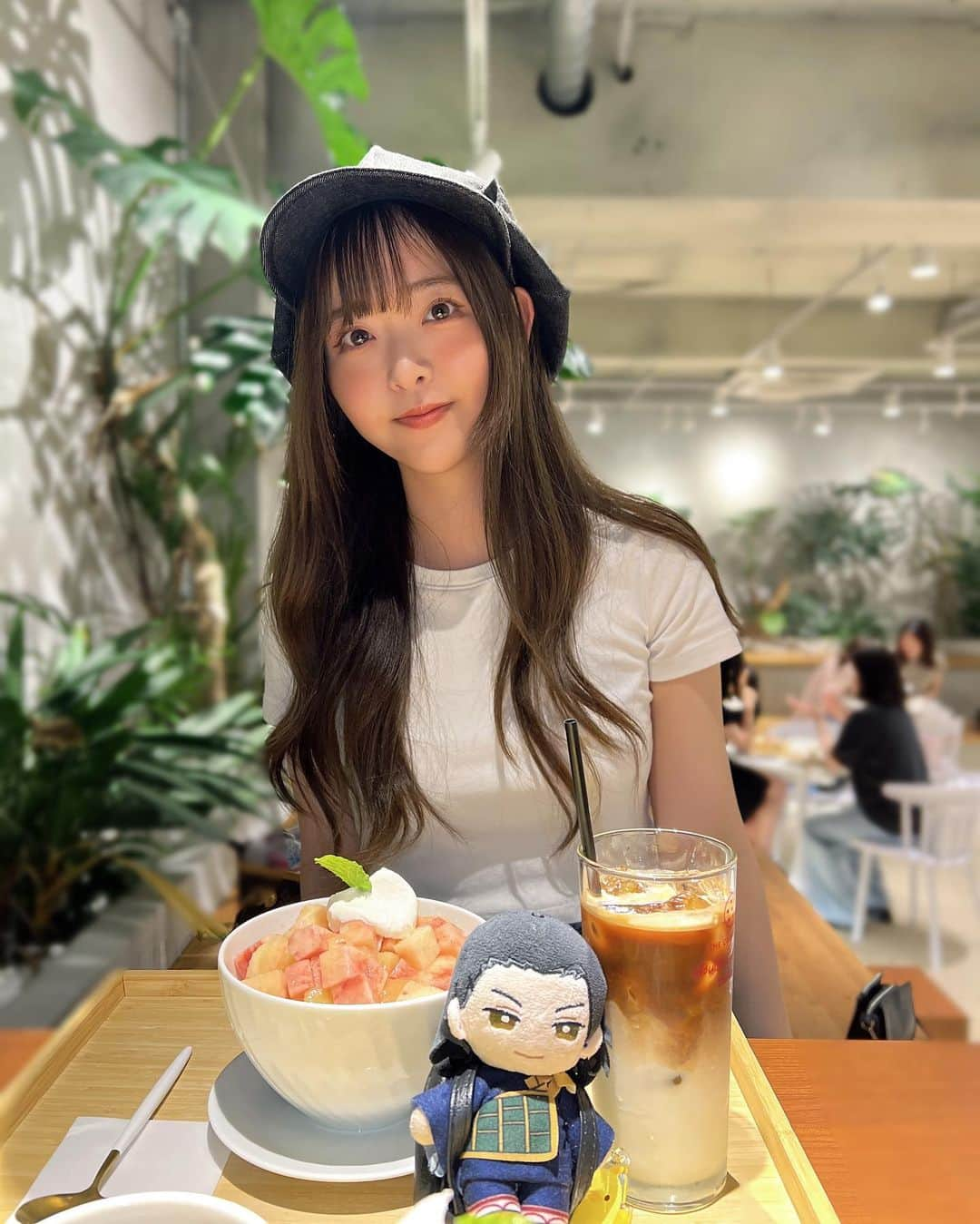 天城サリーのインスタグラム：「#ワールドダイスター　のイベントの為に美容院行って来ました🥰 夏にロングはやっぱり暑いですね〜😱 早く切りたいな〜 でもここまで伸ばしたらもはや切るのも勿体無いな〜憧れの推しキャラ見つけてその長さに切ろうかな〜」