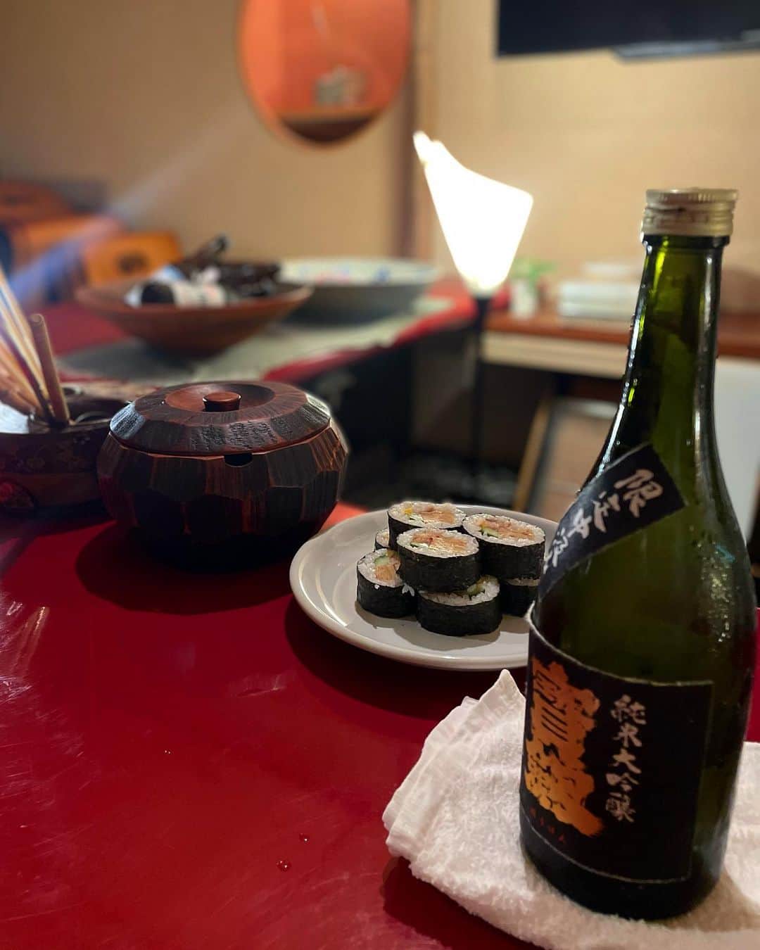 yuco_yoshidaさんのインスタグラム写真 - (yuco_yoshidaInstagram)「北新地にオープンしたお蕎麦屋さんのプレオープンにかずよと行ってきた♡ 少しずつ色々食べられて〆に十割蕎麦も食べれた〜満足🤤✨✨ ・ ・ 久々にゆっくり話せて嬉しかった！また秋に京都デートしよ♡ ・ ・ #雪ト花 #北新地グルメ  #蕎麦コース料理」8月18日 16時20分 - yuco_yoshida