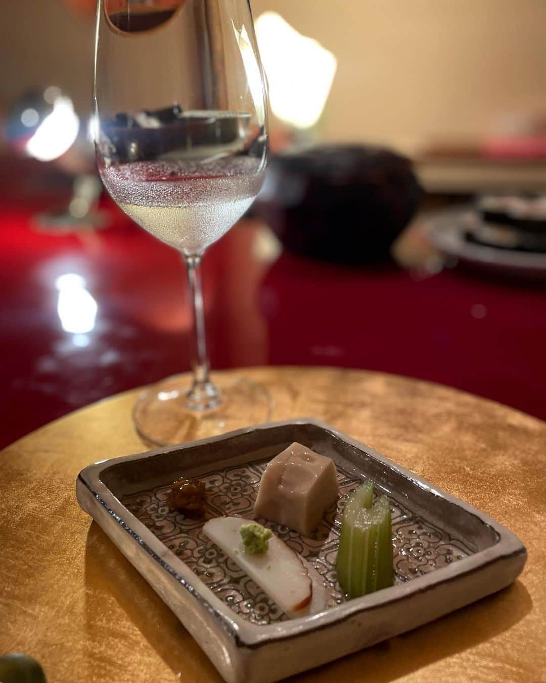 yuco_yoshidaさんのインスタグラム写真 - (yuco_yoshidaInstagram)「北新地にオープンしたお蕎麦屋さんのプレオープンにかずよと行ってきた♡ 少しずつ色々食べられて〆に十割蕎麦も食べれた〜満足🤤✨✨ ・ ・ 久々にゆっくり話せて嬉しかった！また秋に京都デートしよ♡ ・ ・ #雪ト花 #北新地グルメ  #蕎麦コース料理」8月18日 16時20分 - yuco_yoshida